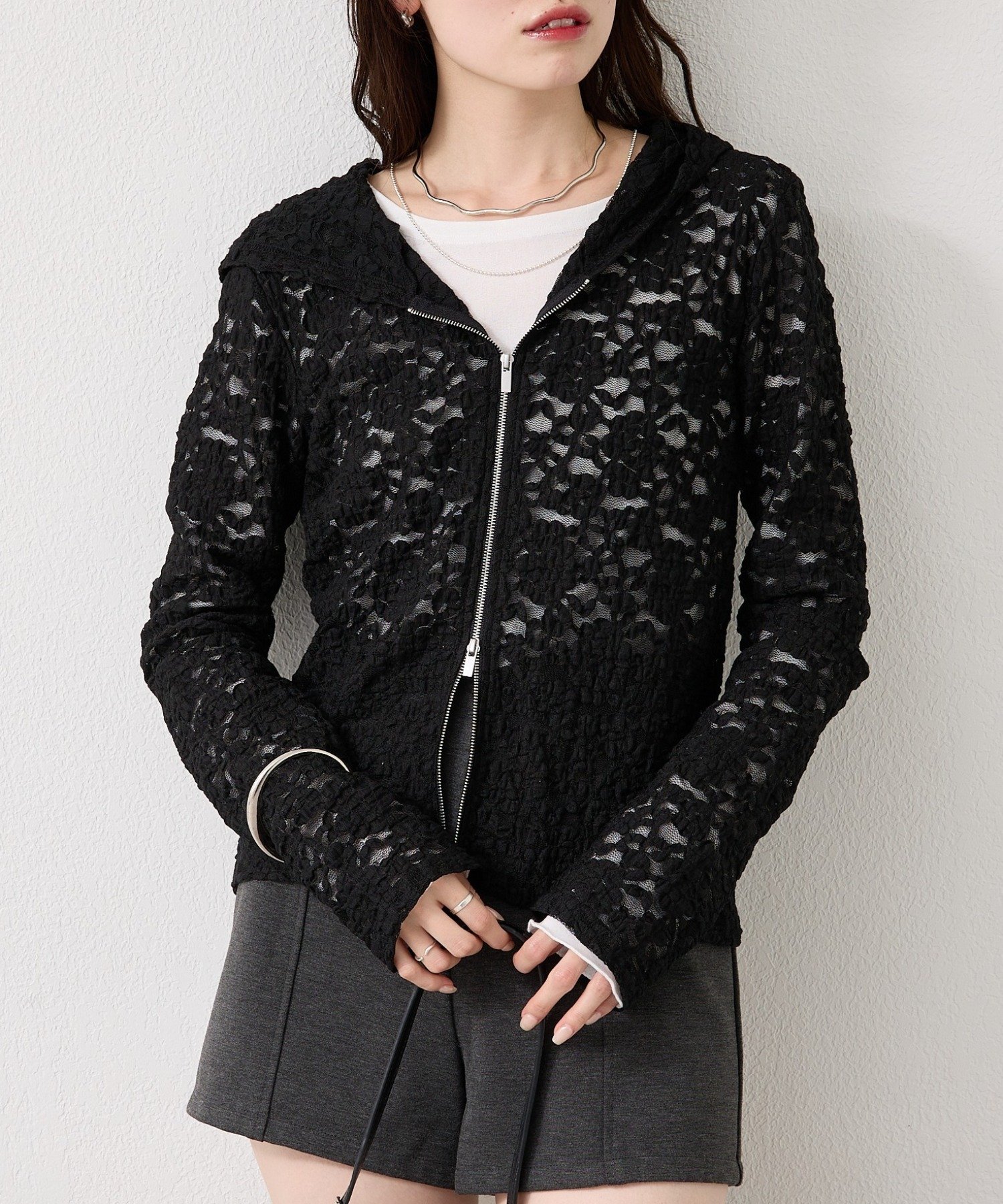 mystic(ミスティック) レースフーディーパーカー