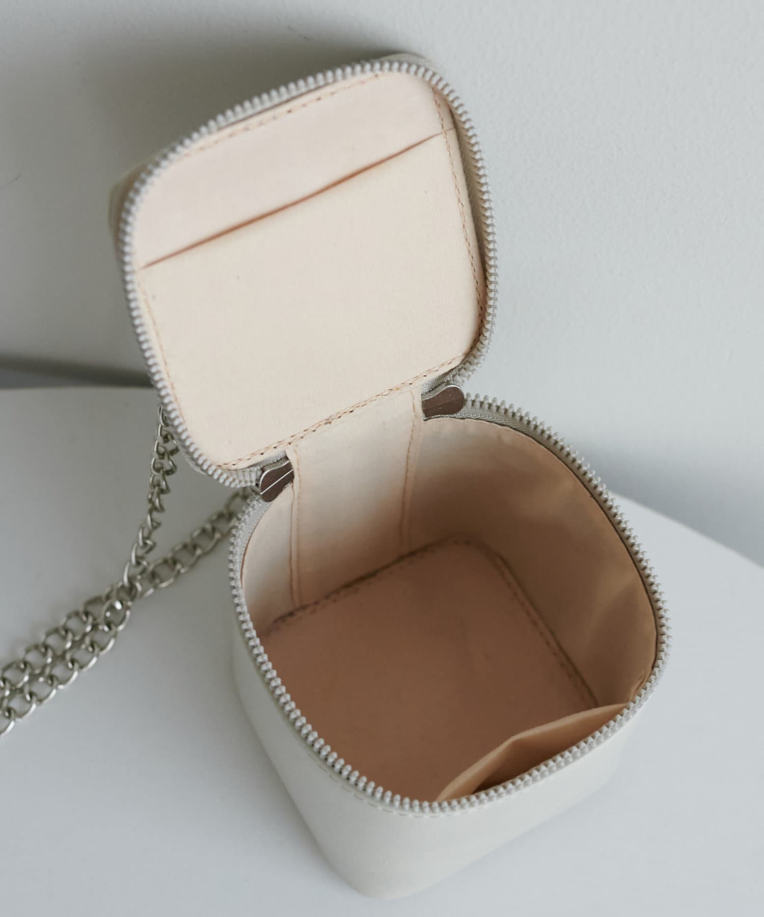 OUTLET(アウトレット) 【Discoat】チェーンミニキューブバッグ