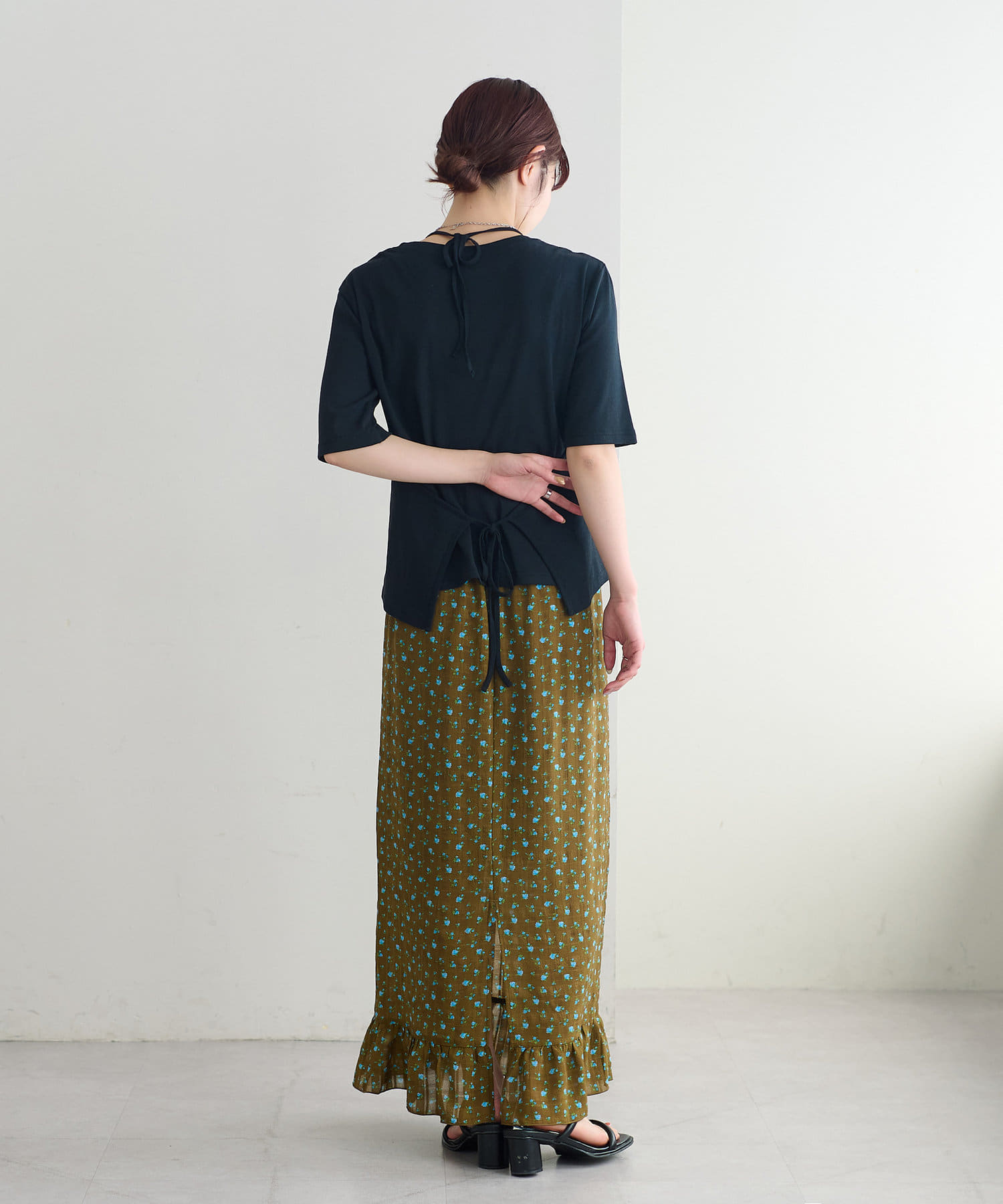 OUTLET(アウトレット) 【Discoat】【umm.】小花柄フリルナロースカート