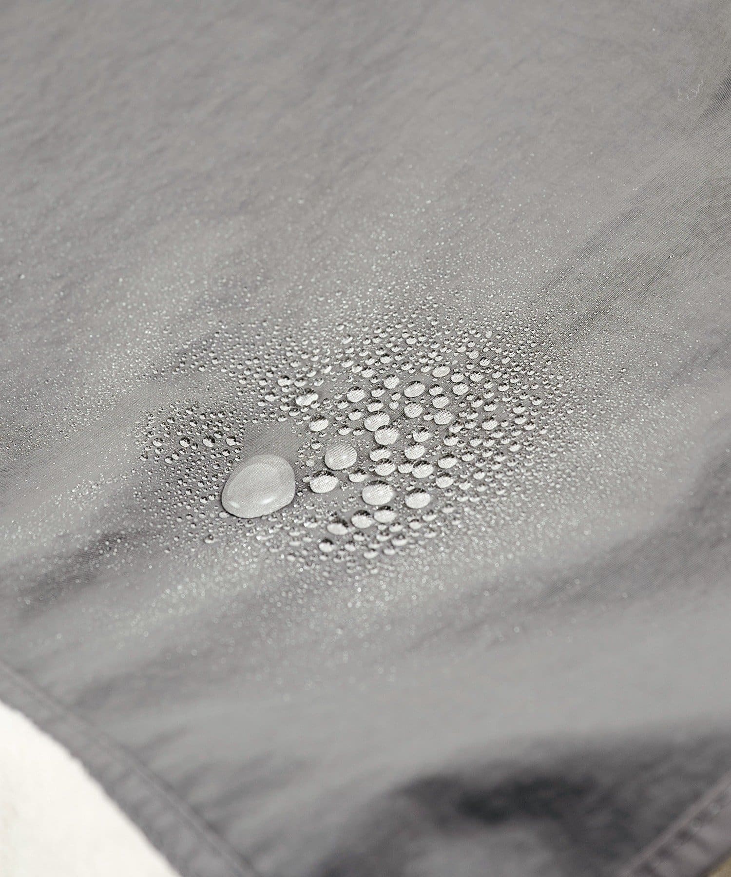 3COINS(スリーコインズ) 撥水掃除用エプロン／KITINTO