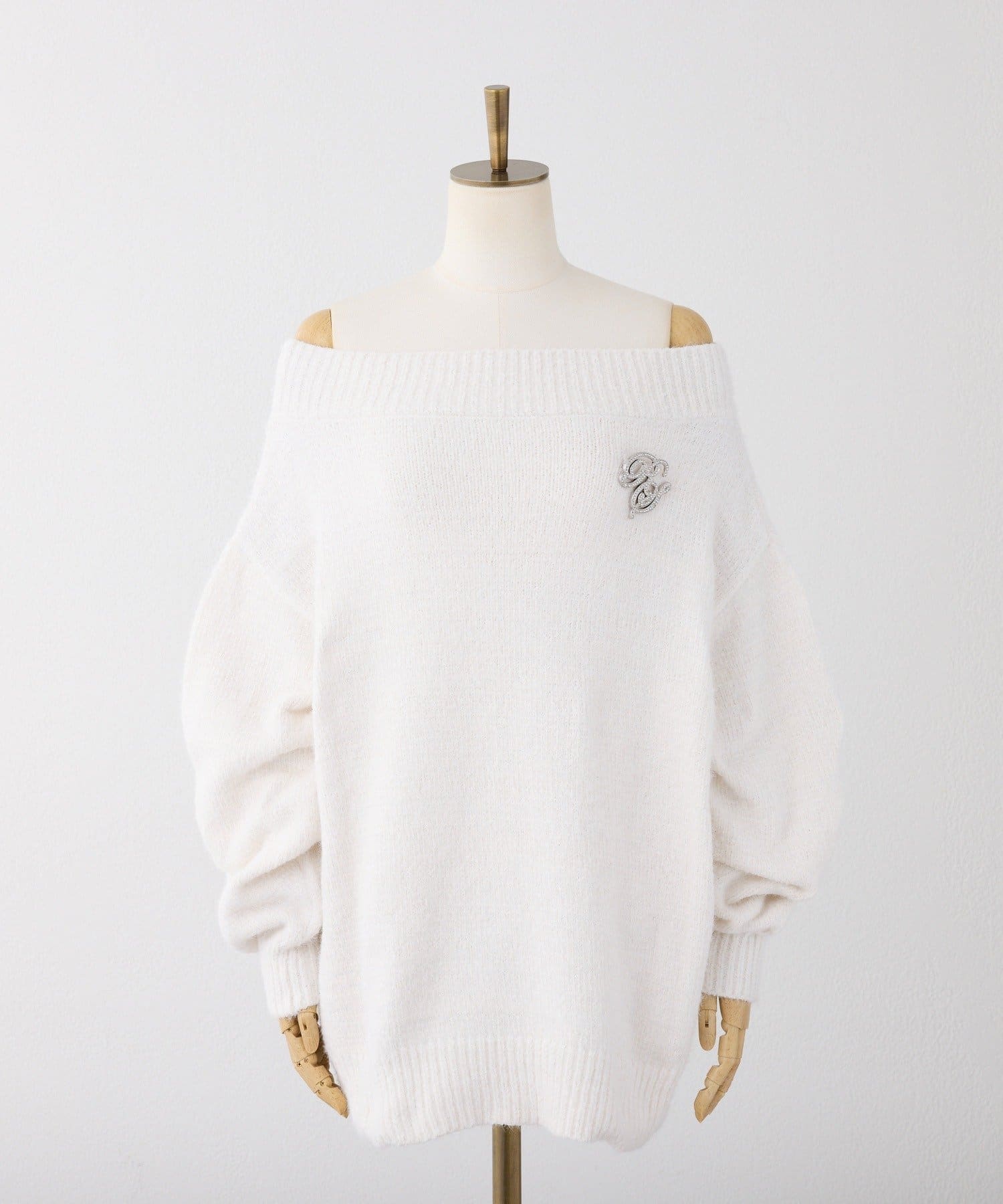 one after another NICE CLAUP(ワンアフターアナザー ナイスクラップ) ブローチ付きベロアモールミニニットワンピース