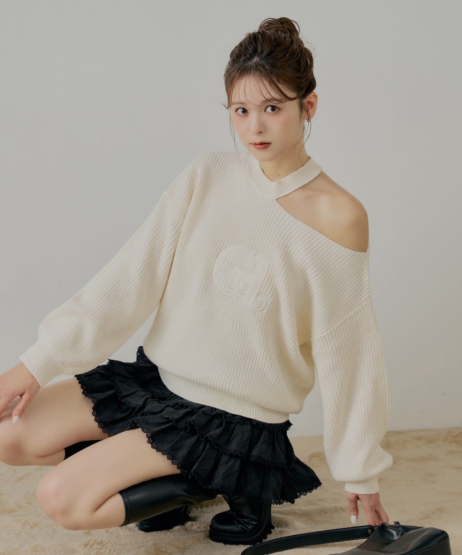 Chico(チコ) 肩スリットオフショルニット