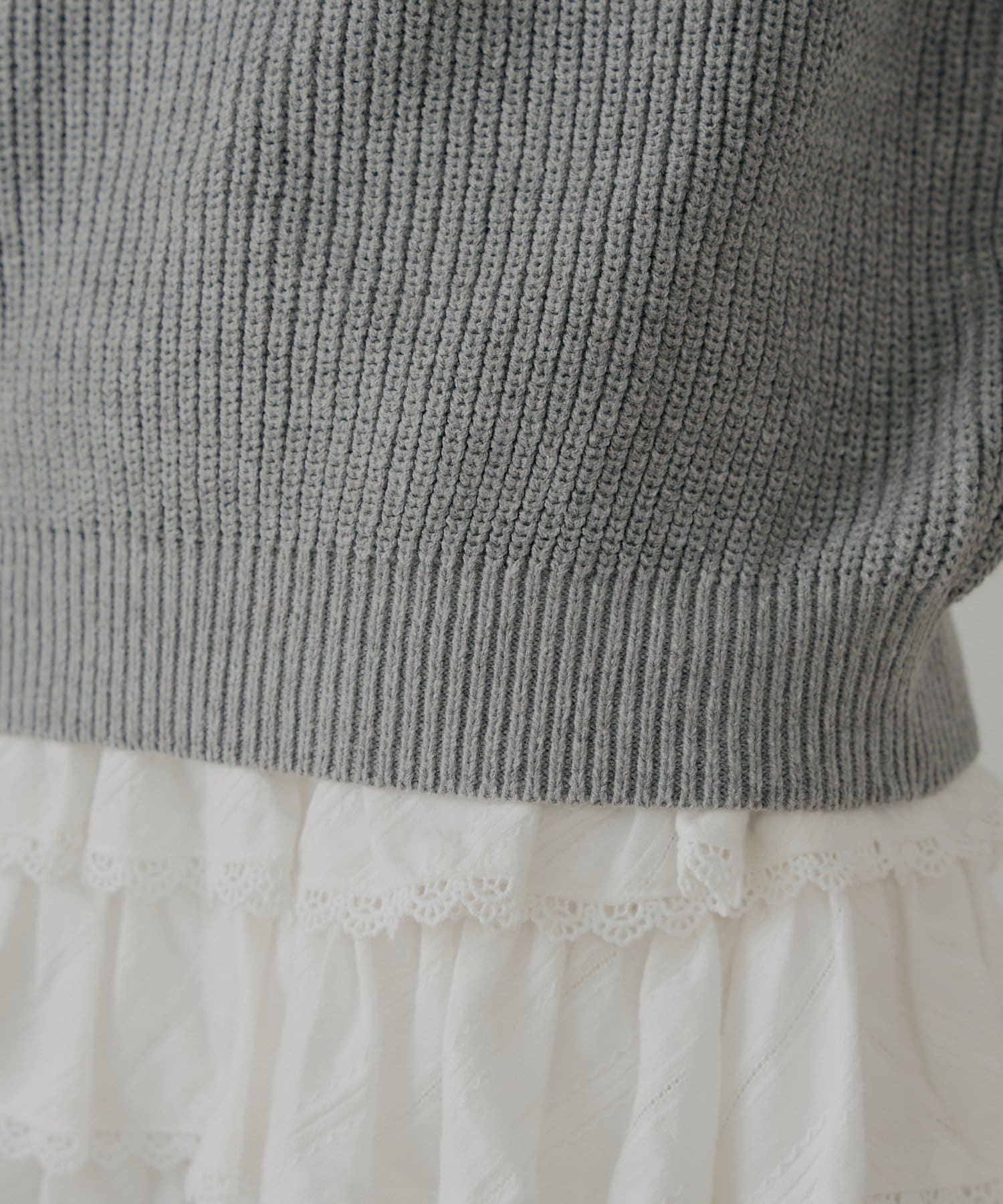 Chico(チコ) 肩スリットオフショルニット