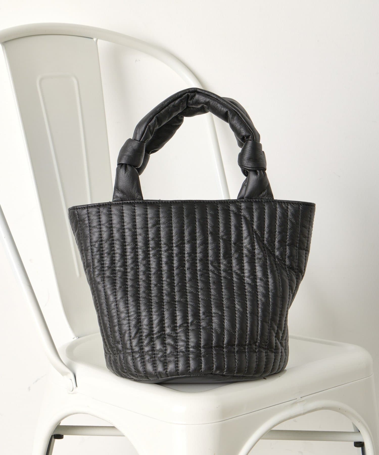 Jena　espace merveilleux(ジェナ　エスパスメルヴェイユ) ステッチバケットバッグ