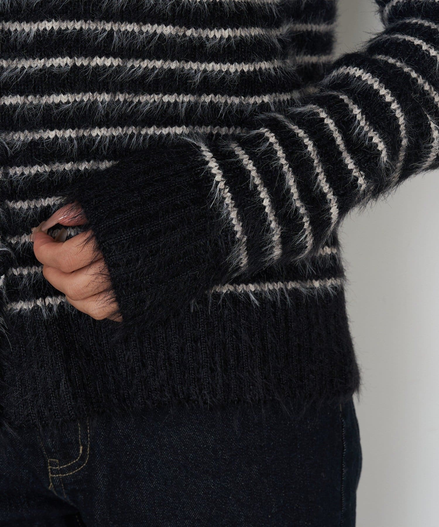 RAY CASSIN(レイカズン) シャギーロゴ釦カーディガン