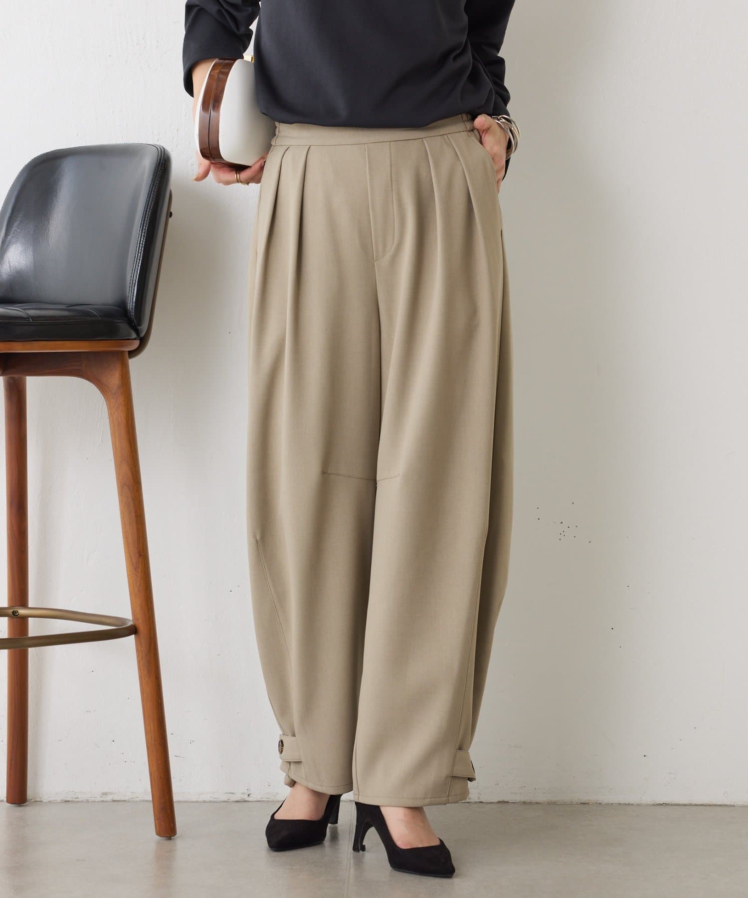 Jena　espace merveilleux(ジェナ　エスパスメルヴェイユ) 裾ボタンカーブパンツ