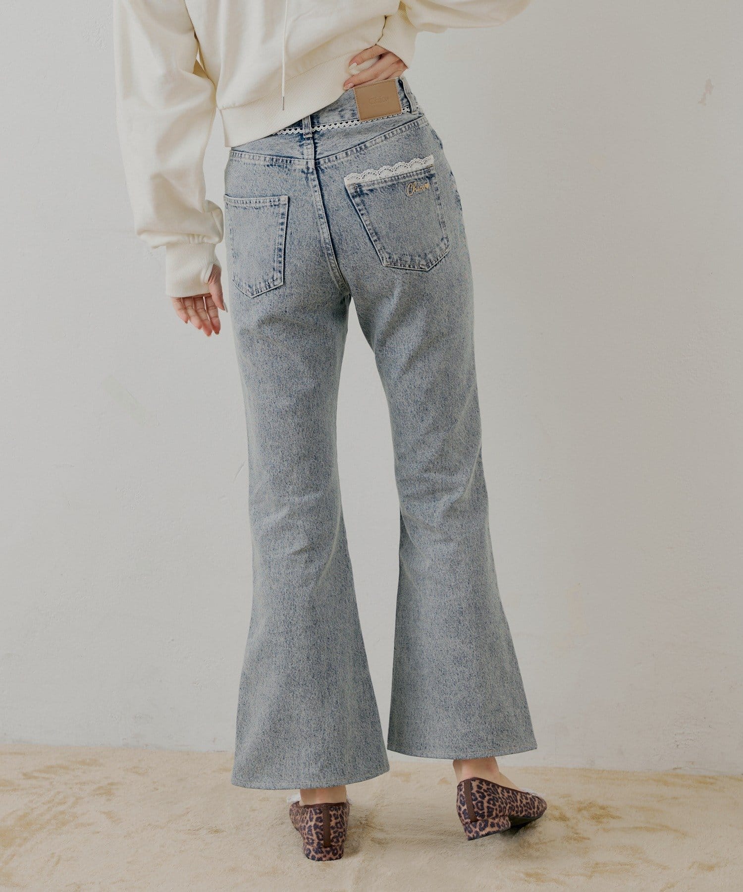 Chico(チコ) レースデザインフレアデニム