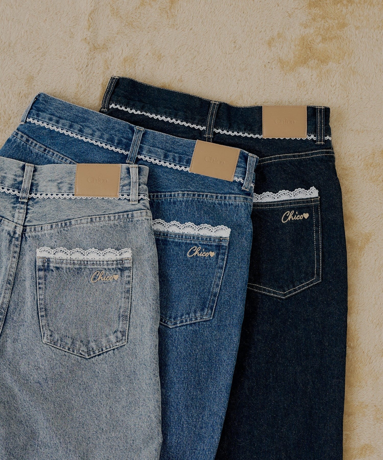 Chico(チコ) レースデザインフレアデニム