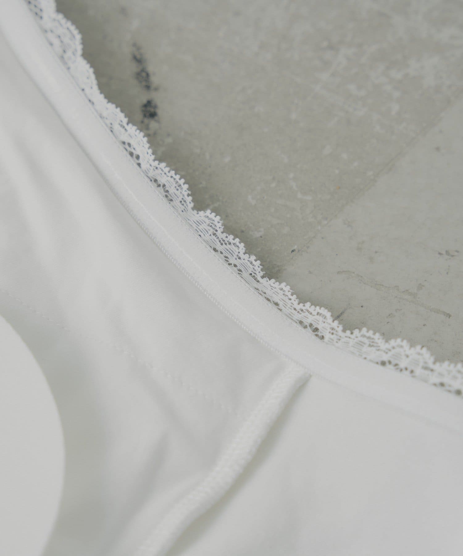 Chico(チコ) カップ付きレースコンパクトトップス