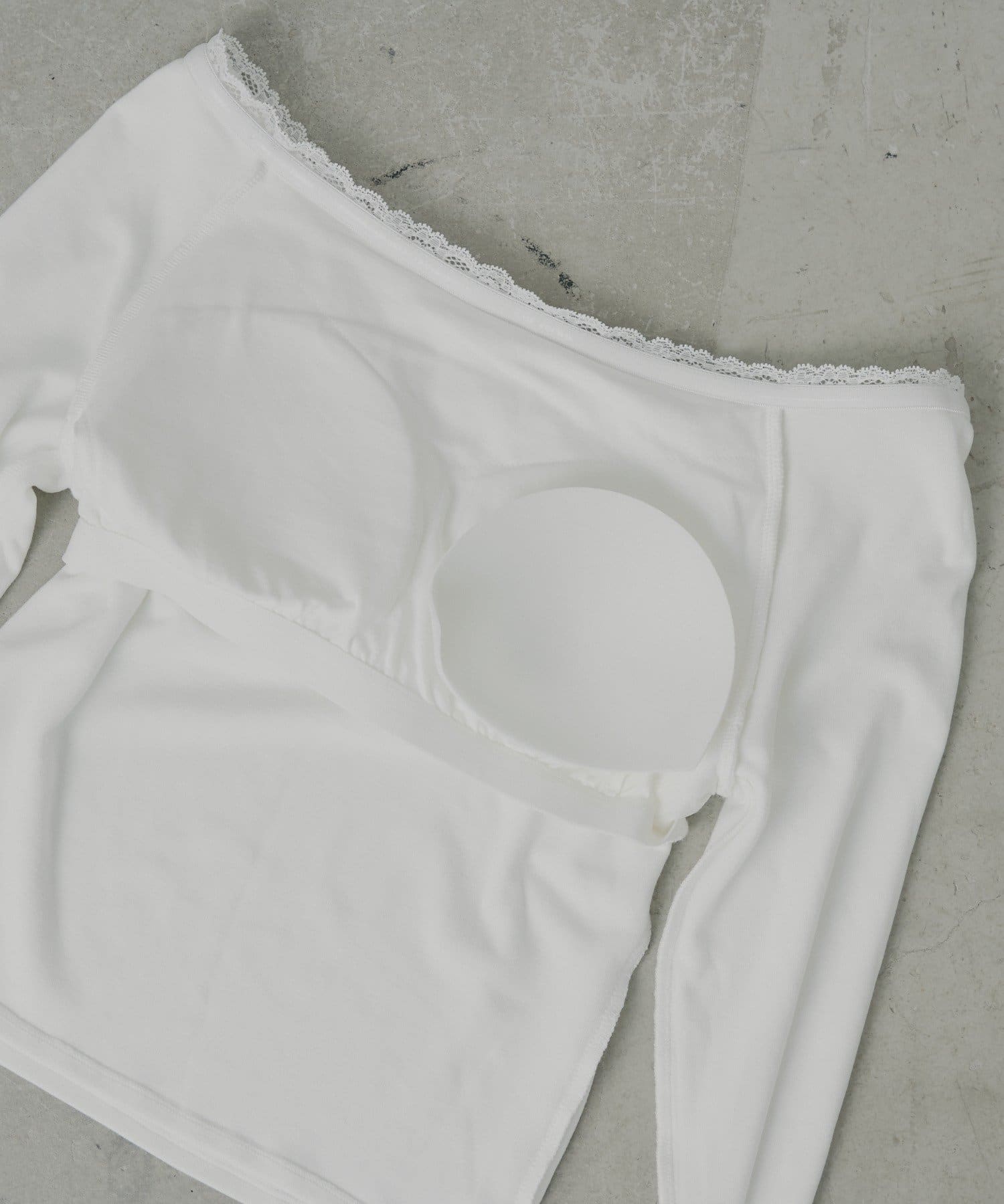 Chico(チコ) カップ付きレースコンパクトトップス