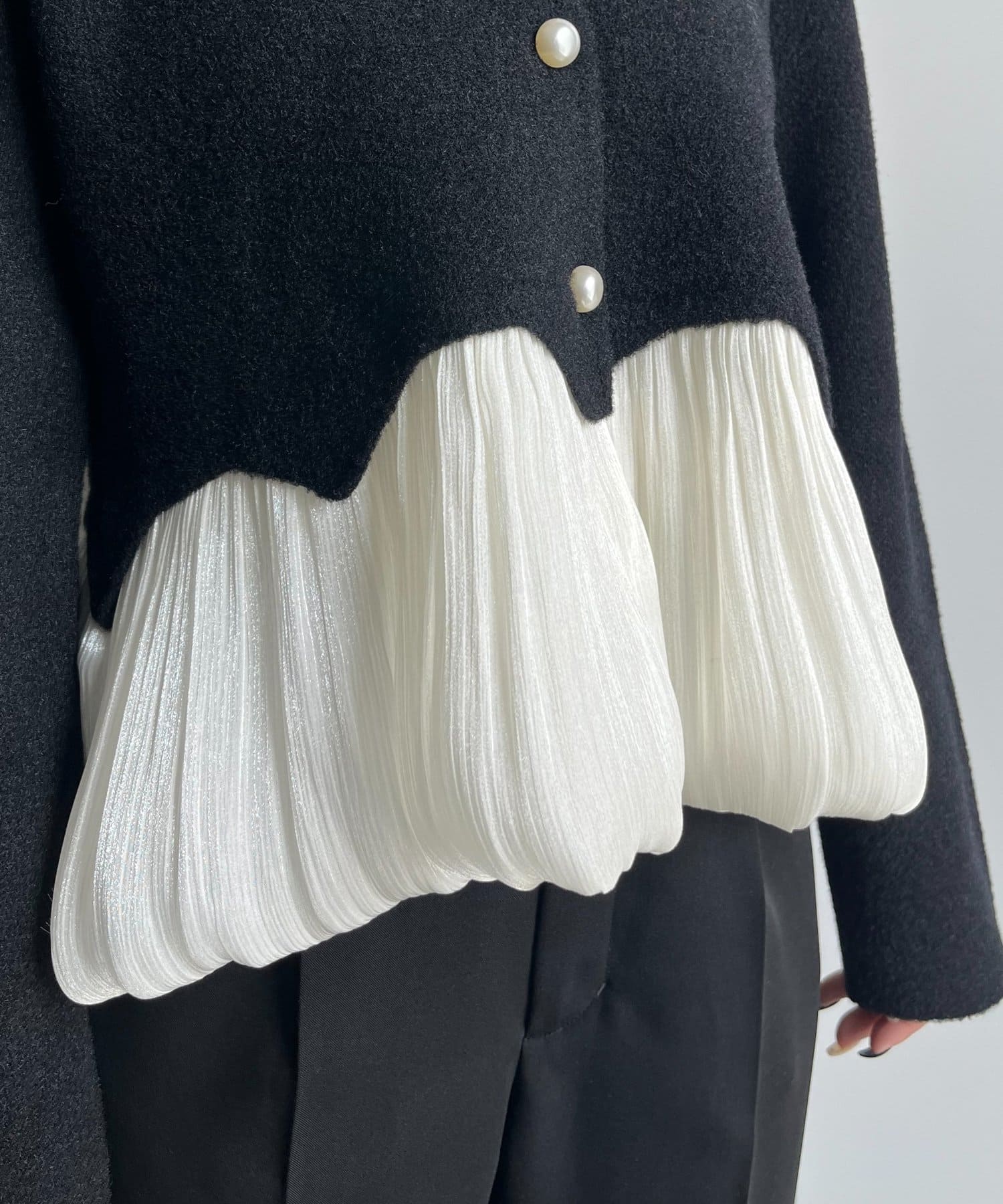 prose verse(プロズヴェール) 裾バルーンパールボタンドッキングペプラムニット