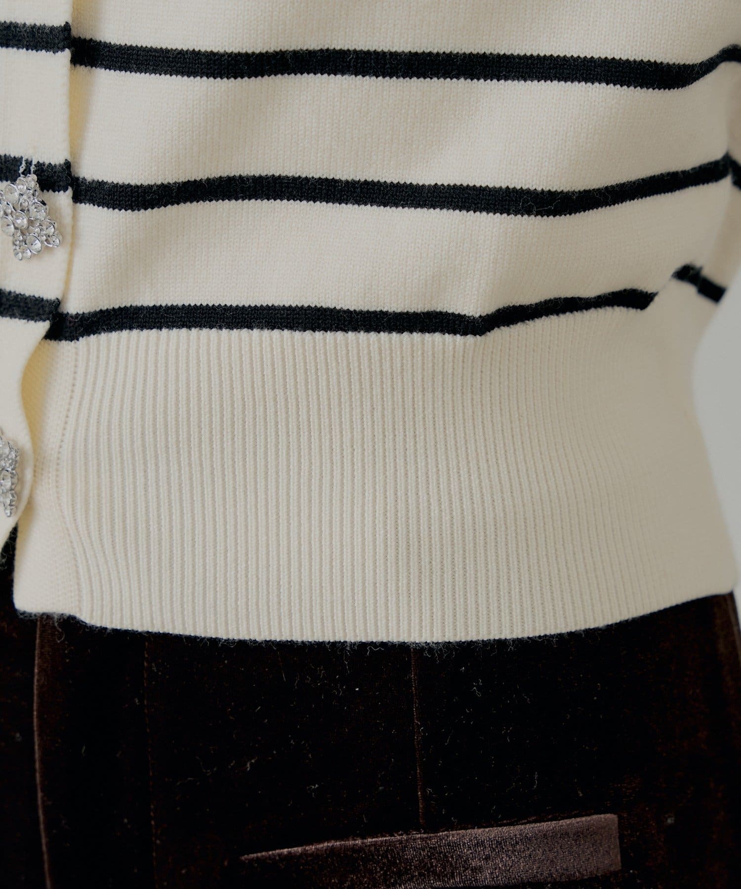 Chico(チコ) 【SALON by Chico】ビジューボタンパワショルデザインカーディガン