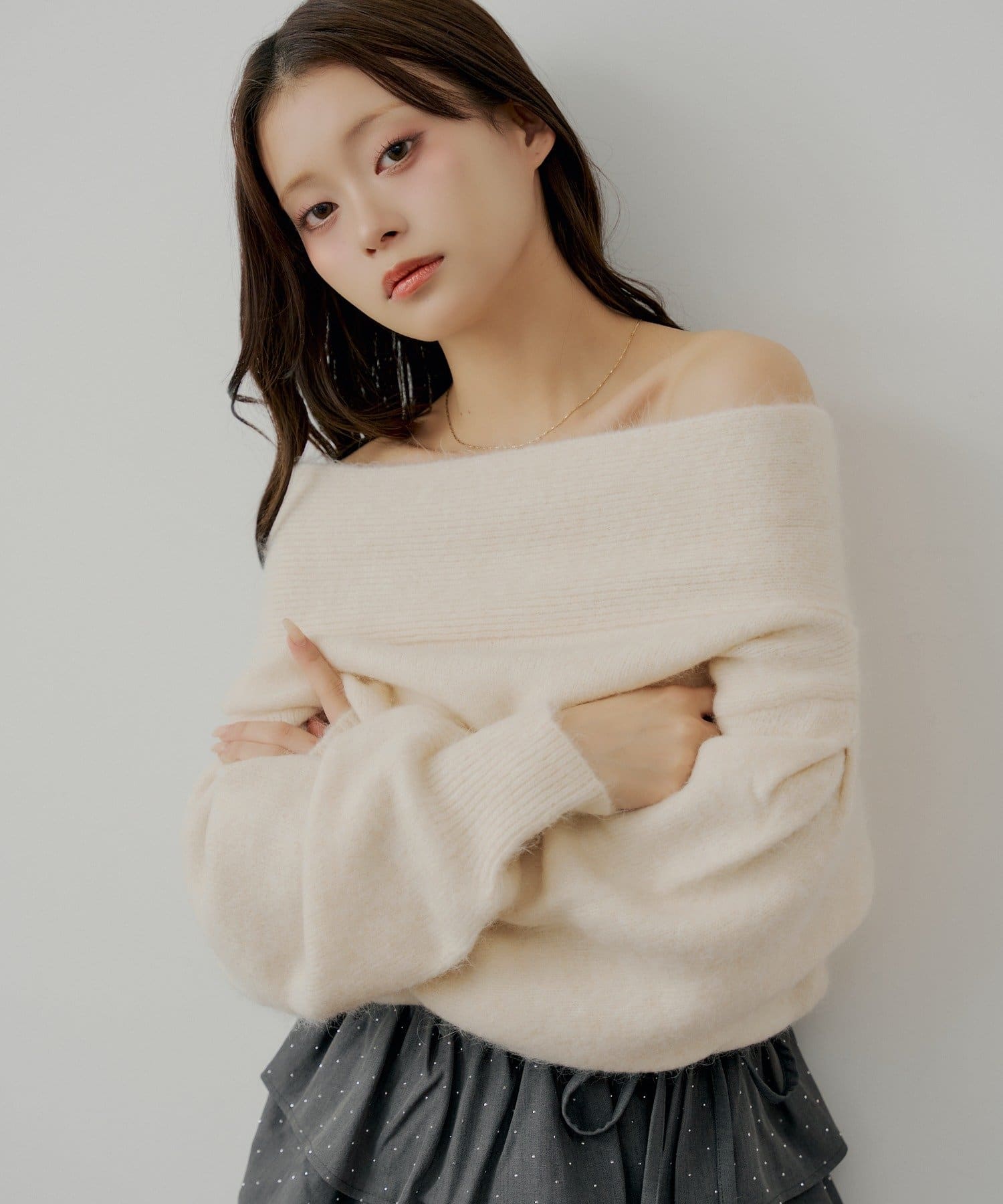 Chico(チコ) 【SALON by Chico】ウールシャギータックオフショルニット