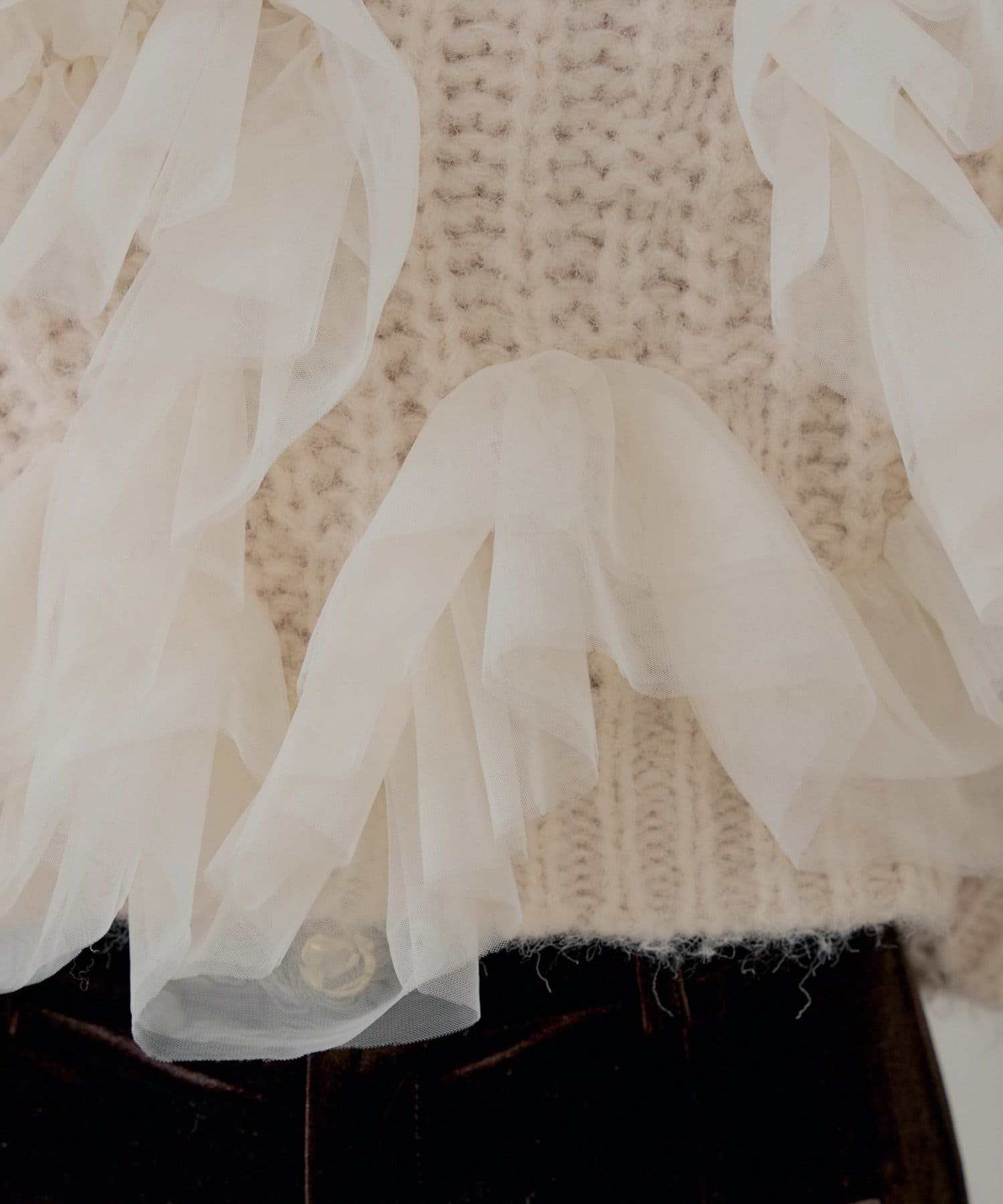 Chico(チコ) 【SALON by Chico】ランダムチュールドッキングニット