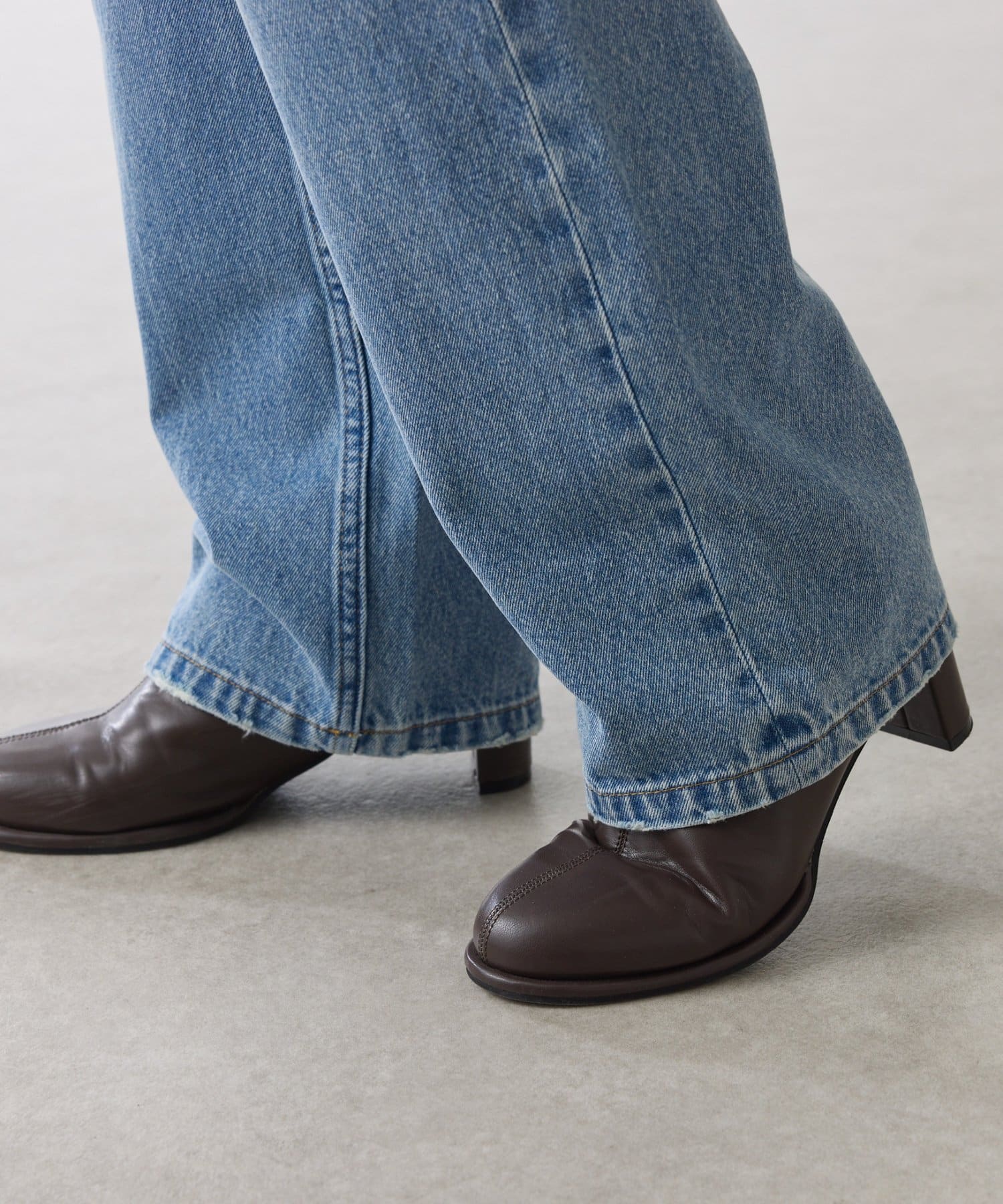 COLLAGE GALLARDAGALANTE(コラージュ ガリャルダガランテ) 【脚長＆美脚見え◎】Q.anosストレートデニム