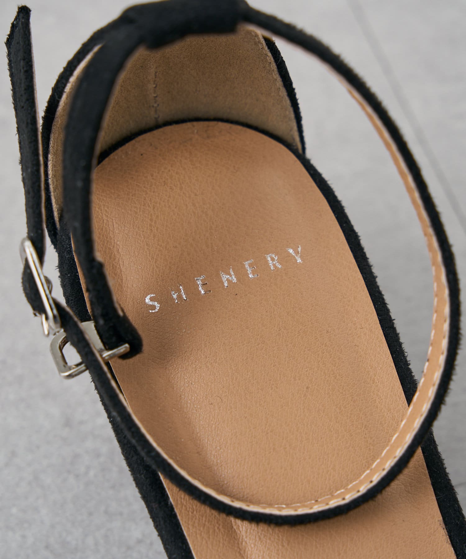 OUTLET(アウトレット) 【SHENERY】スクエアトゥストラップサンダル