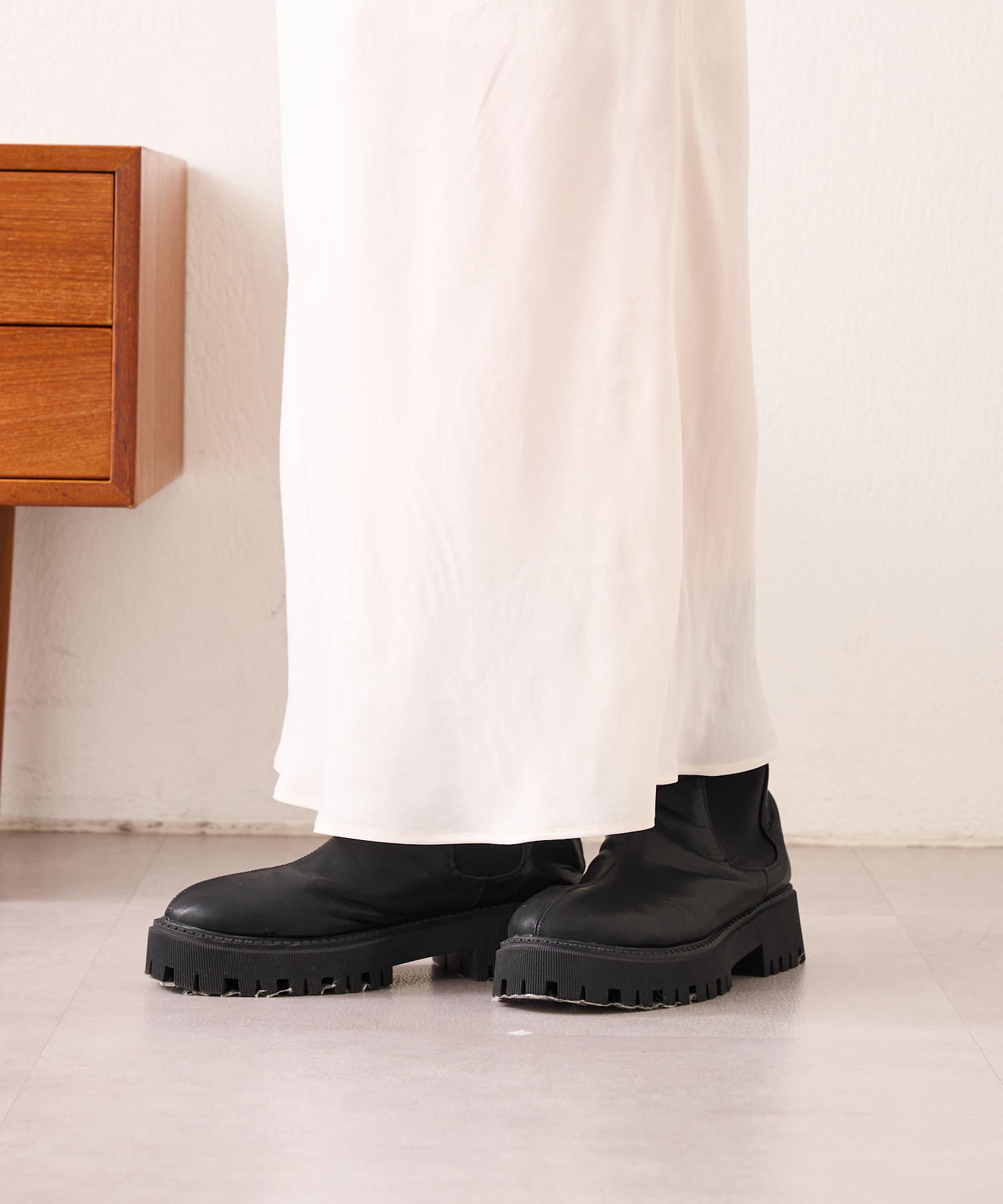 OUTLET(アウトレット) 【SHENERY】バックVキャミドレス