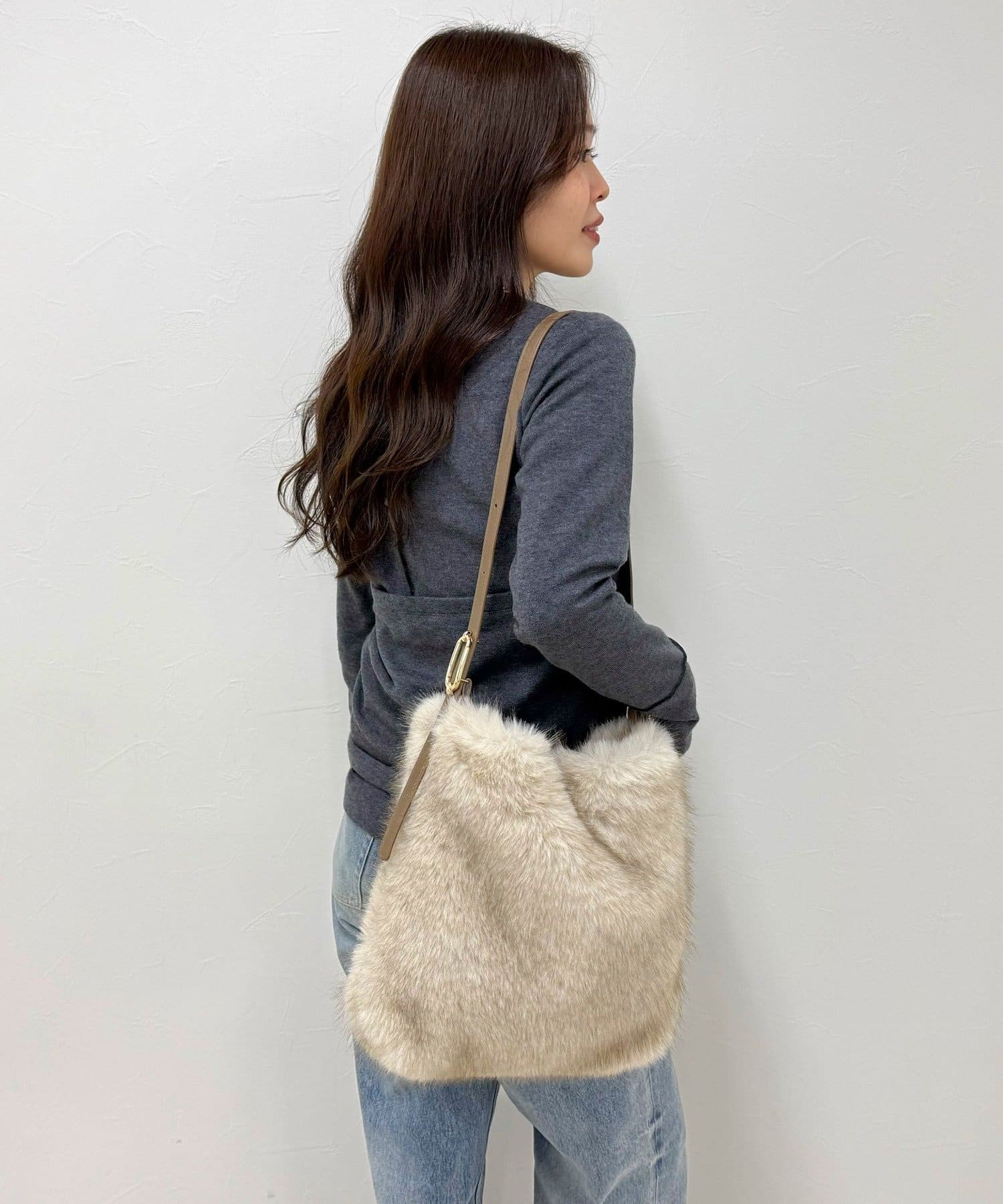 FREDY & GLOSTER(フレディ アンド グロスター) バックルワンハンドルファートートバッグ