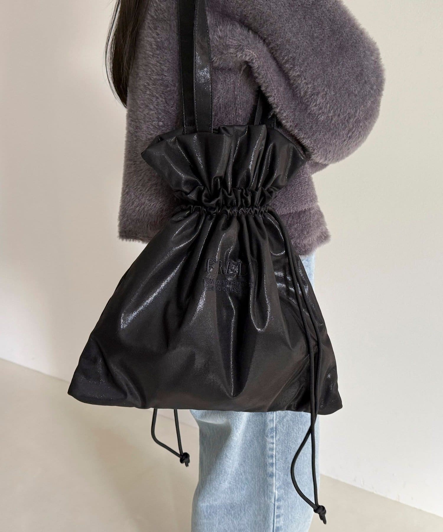 FREDY & GLOSTER(フレディ アンド グロスター) シャイニーアウトポケット刺しゅうトートバッグ