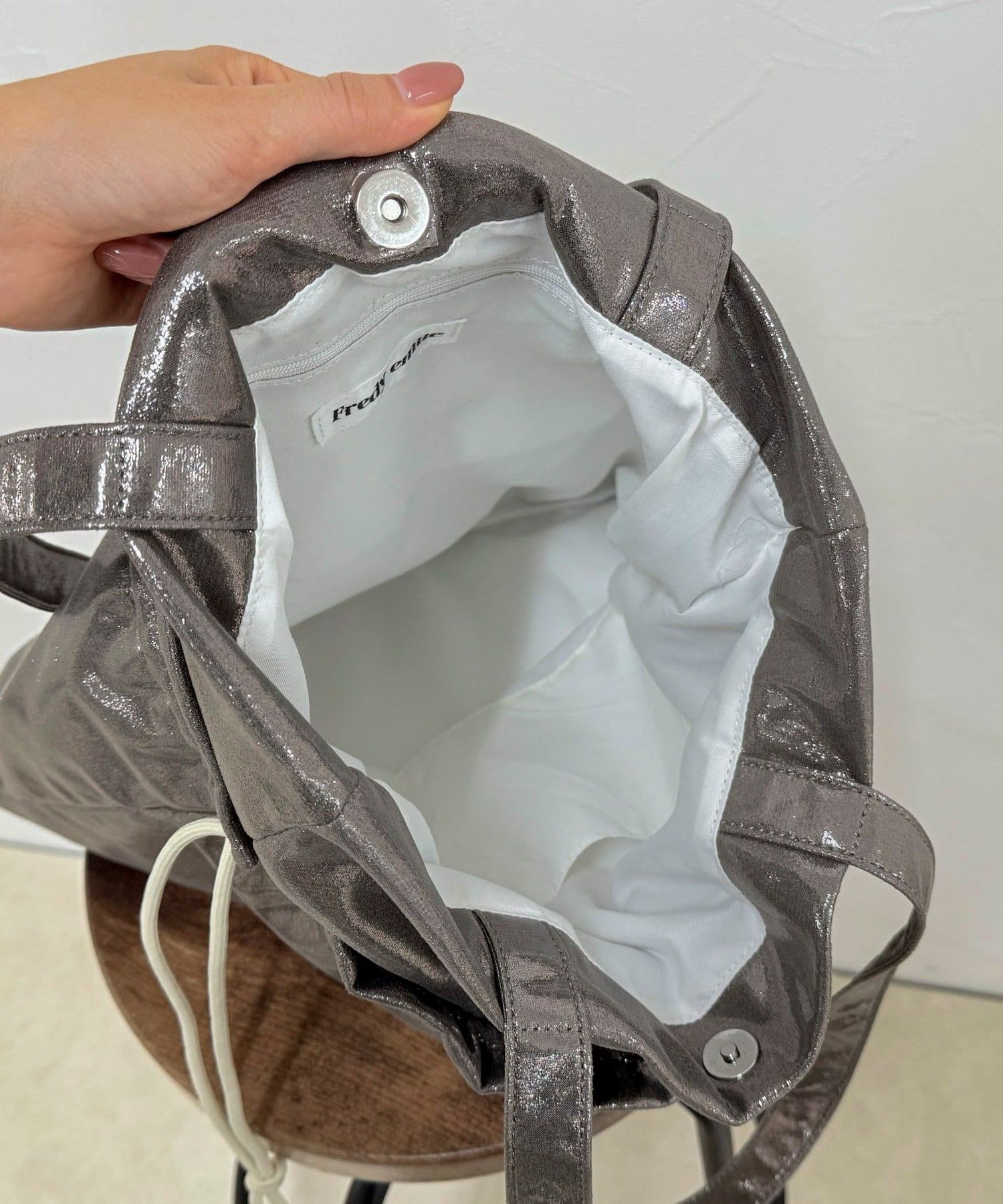 FREDY & GLOSTER(フレディ アンド グロスター) シャイニーアウトポケット刺しゅうトートバッグ