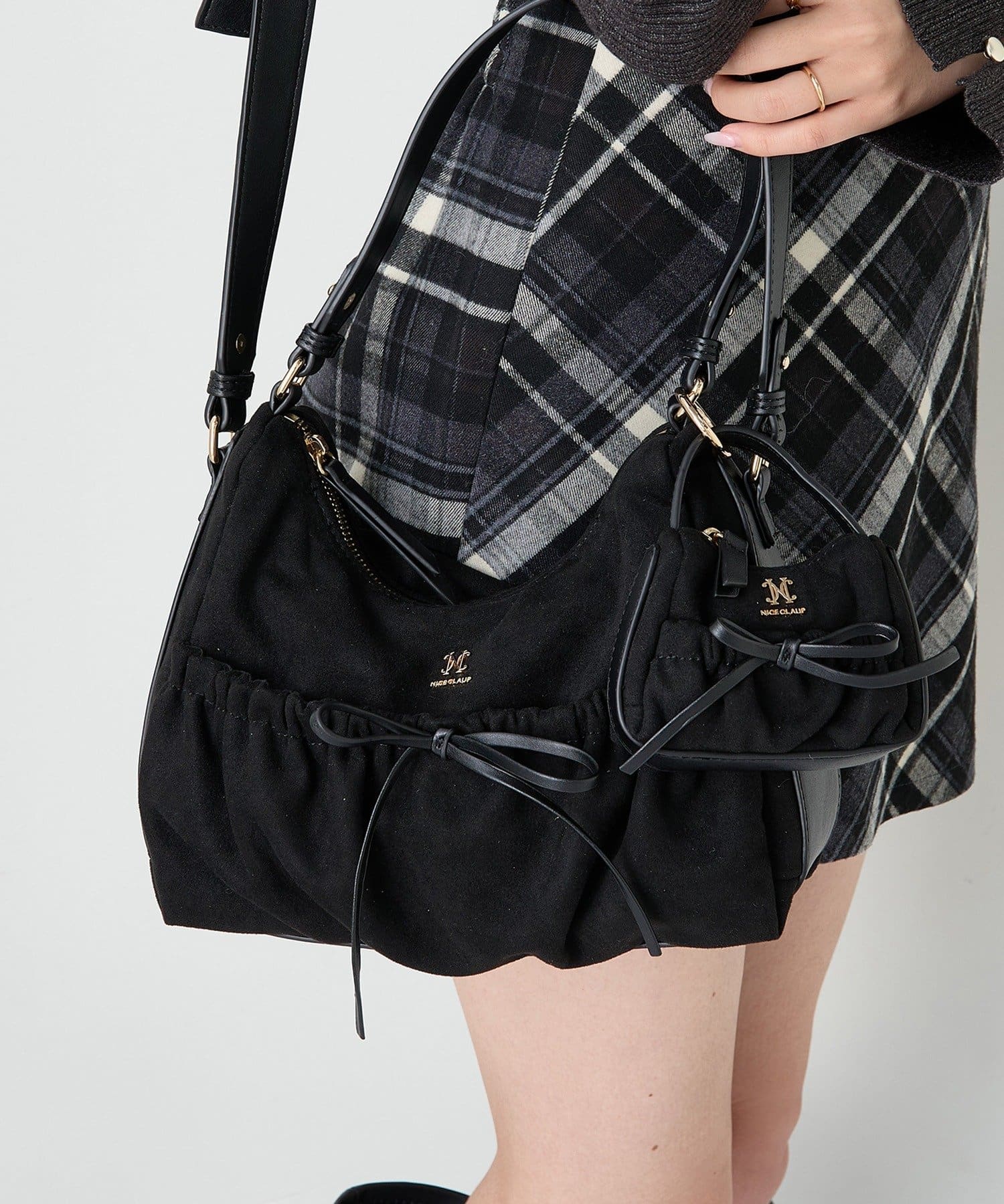 one after another NICE CLAUP(ワンアフターアナザー ナイスクラップ) ミニバッグチャーム付きドロストリボンバッグ