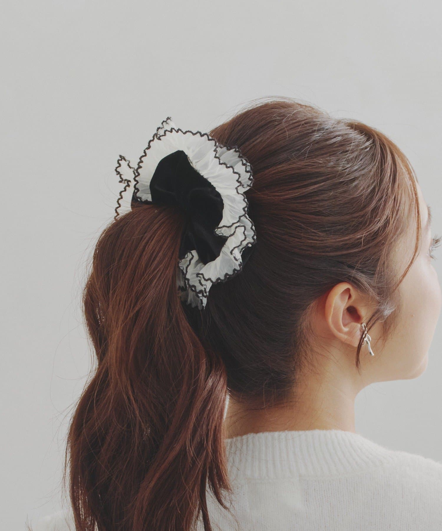 Lattice(ラティス) フリル付きベロアシュシュ