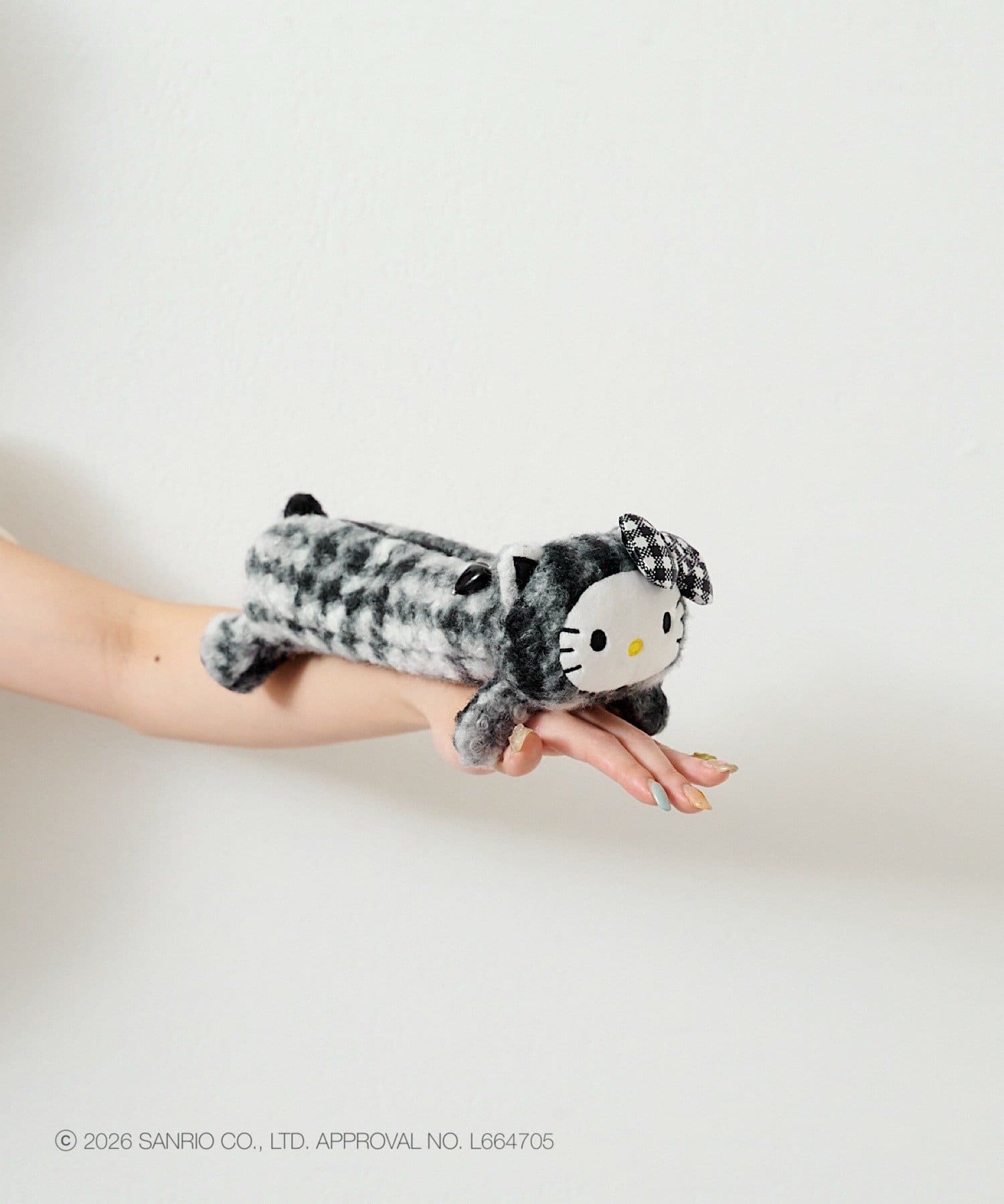 Kastane(カスタネ) 【1.17(土)12:00発売/Kastane×HelloKitty/一部店舗限定】  ぬいぐるみポーチ