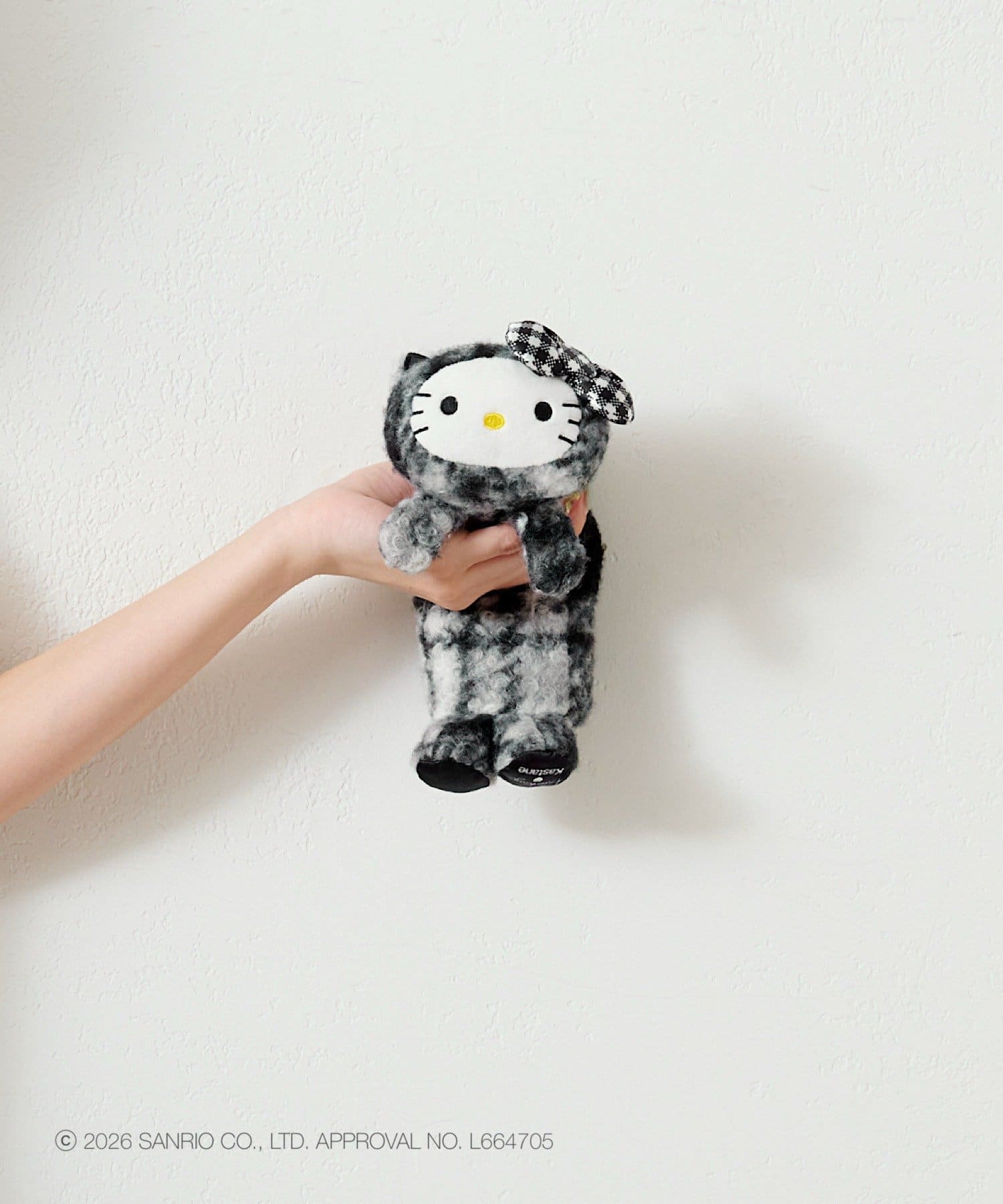 Kastane(カスタネ) 【1.17(土)12:00発売/Kastane×HelloKitty/一部店舗限定】  ぬいぐるみポーチ