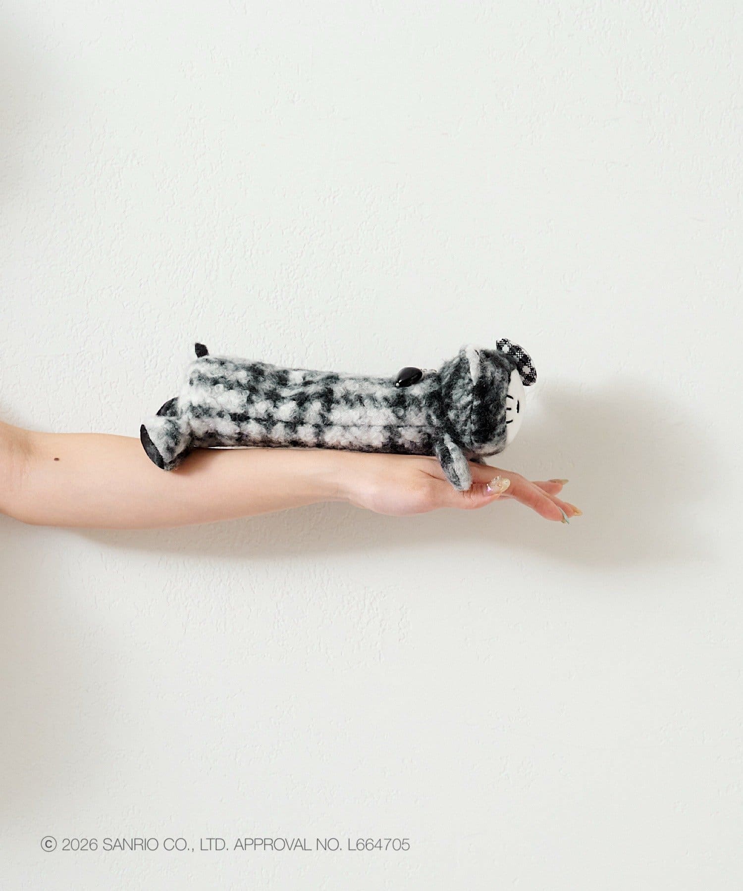 Kastane(カスタネ) 【1.17(土)12:00発売/Kastane×HelloKitty/一部店舗限定】  ぬいぐるみポーチ