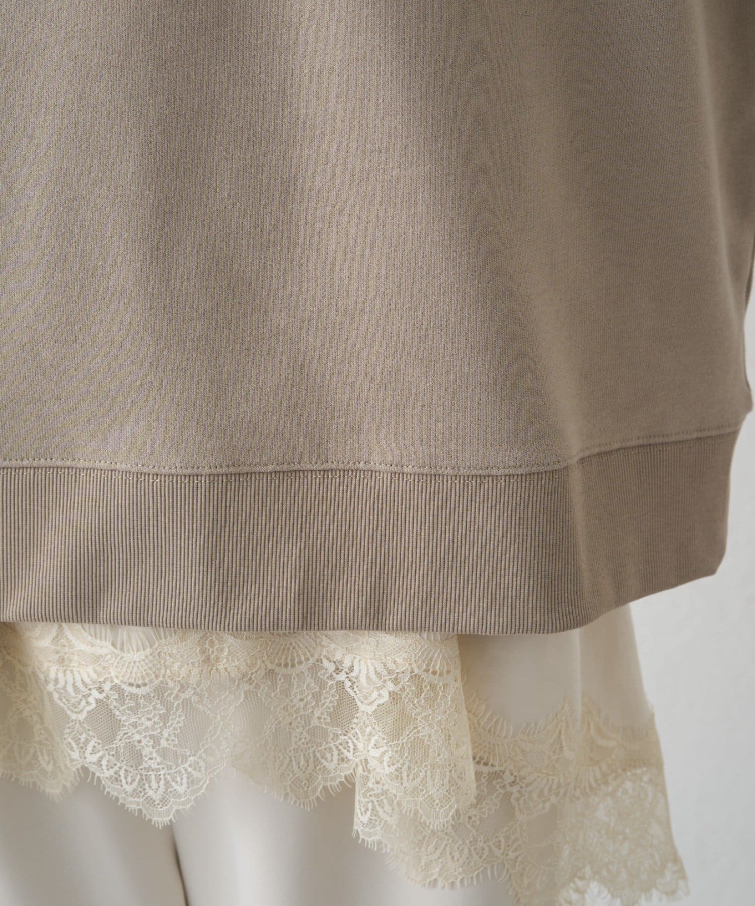 LOUNGEDRESS(ラウンジドレス) 2WAYロゴプルオーバー