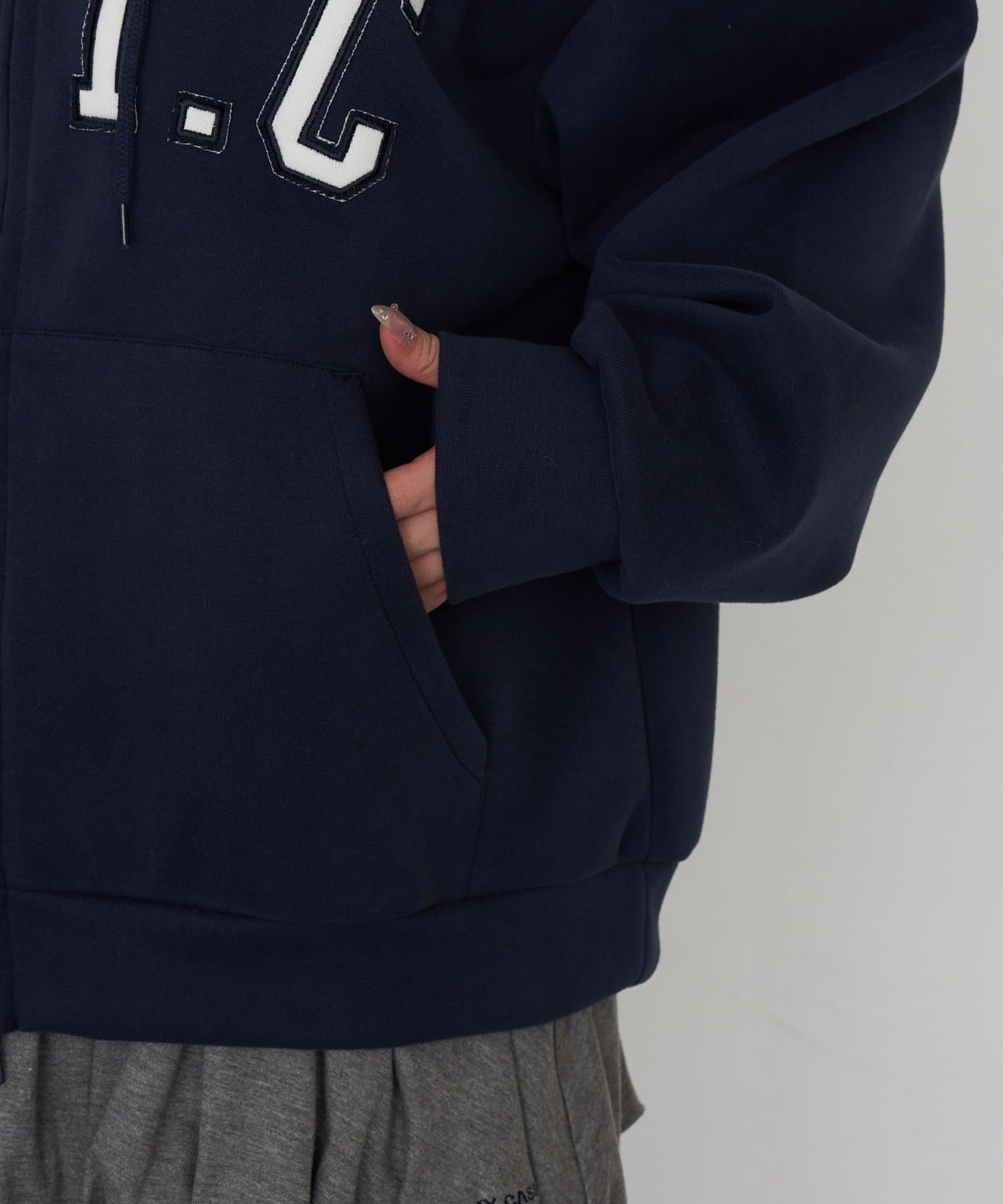 RAY CASSIN(レイカズン) ロゴフードパーカー