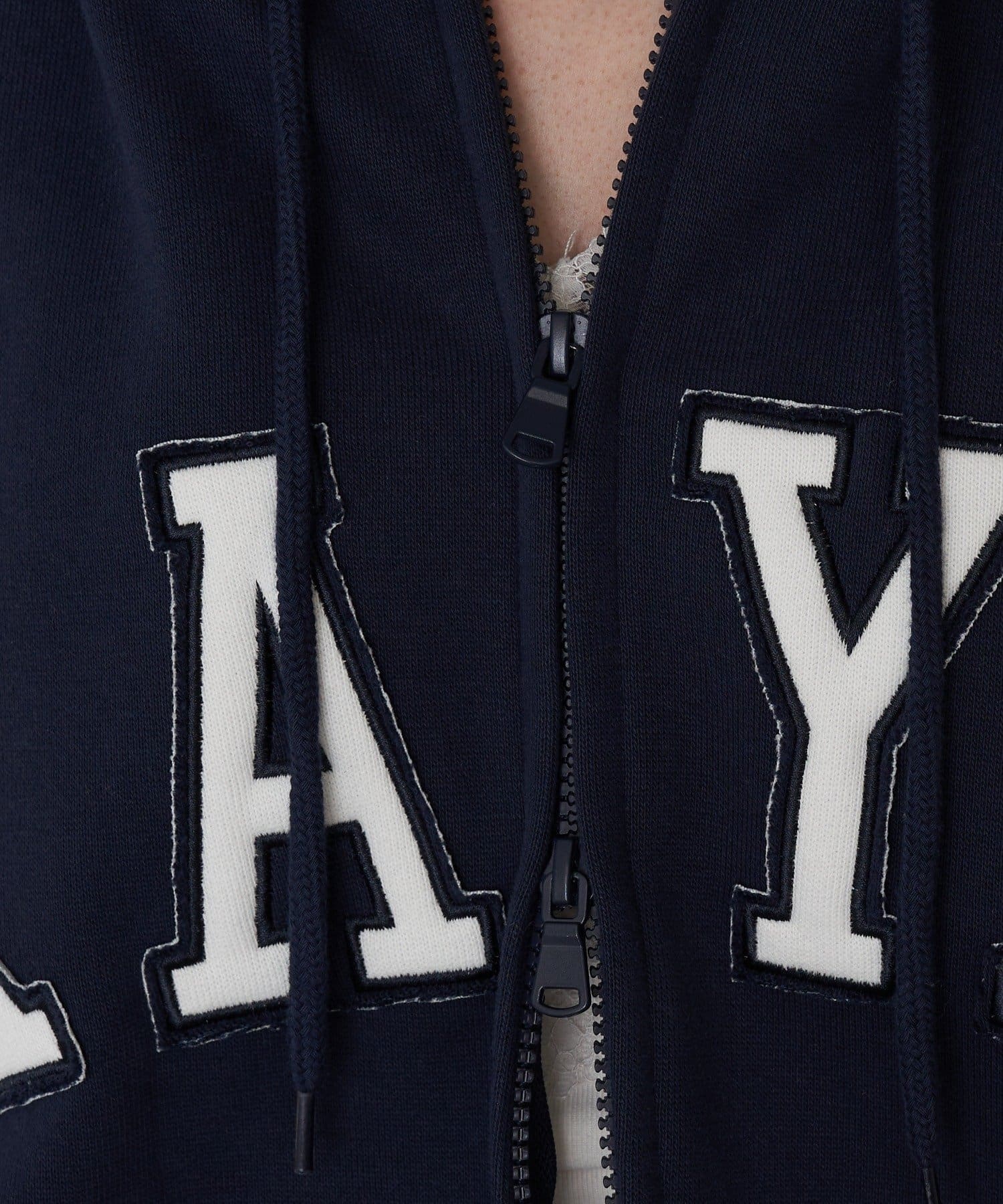 RAY CASSIN(レイカズン) ロゴフードパーカー