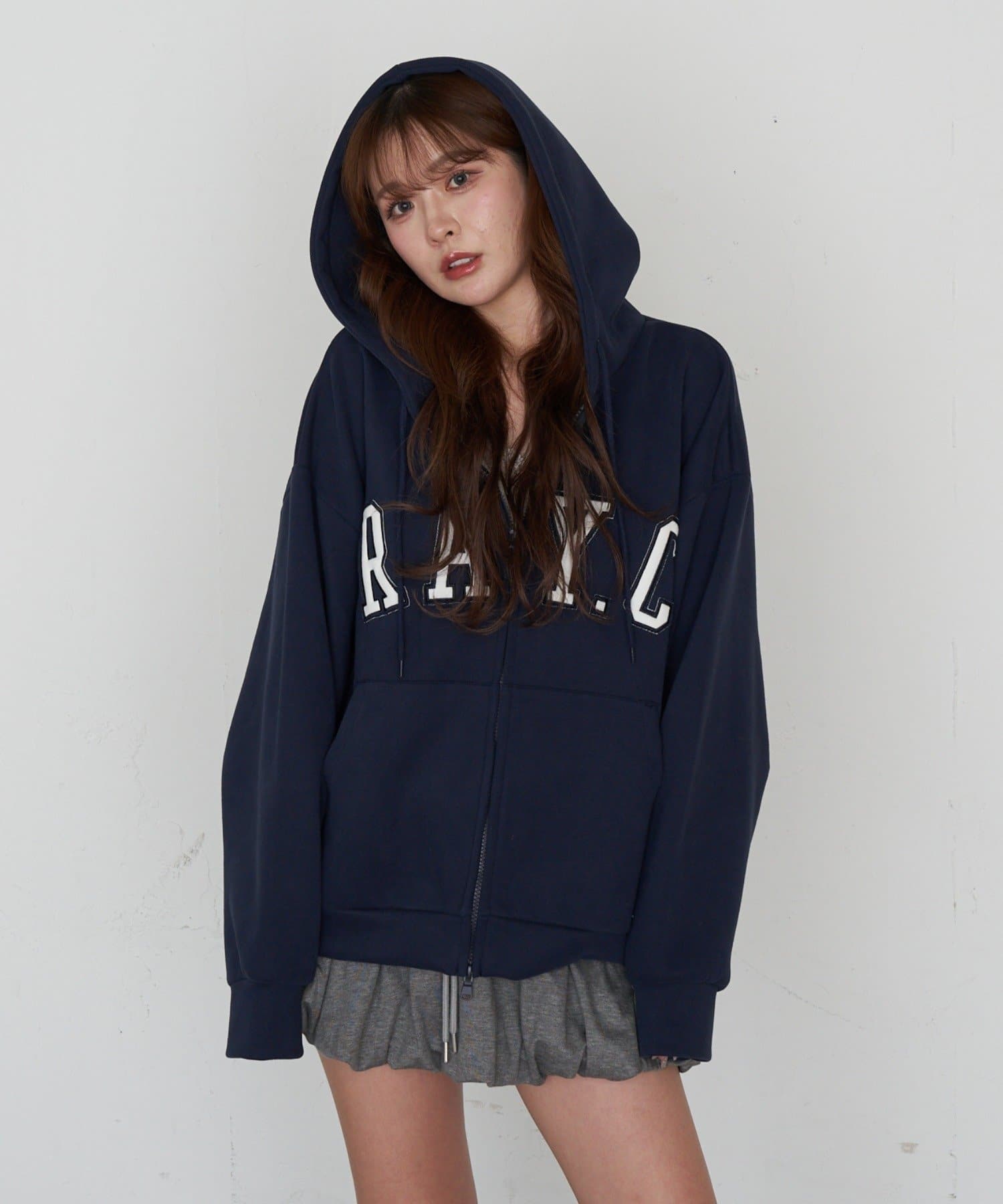 RAY CASSIN(レイカズン) ロゴフードパーカー