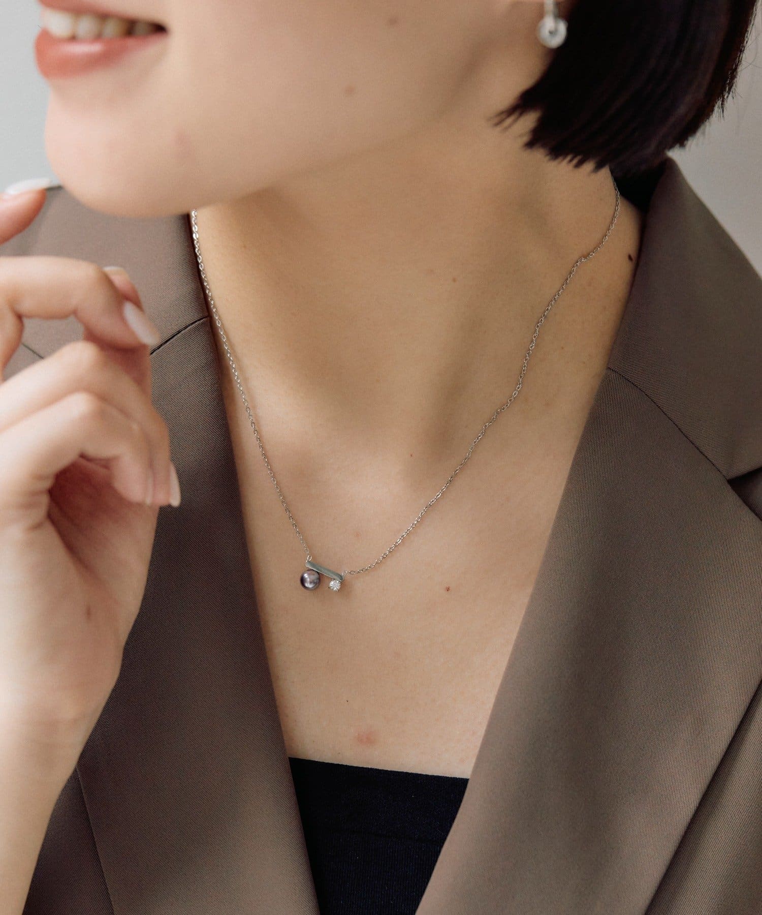 ear PAPILLONNER(イア パピヨネ) 《金属アレルギー対応/ステンレス》パール×クリスタルネックレス