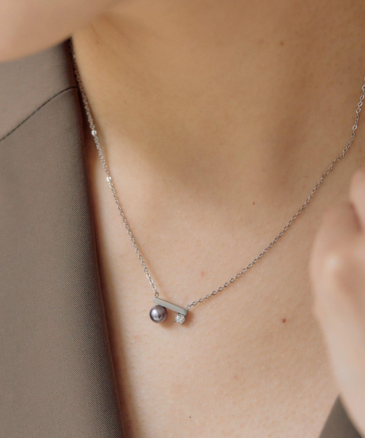 ear PAPILLONNER(イア パピヨネ) 《金属アレルギー対応/ステンレス》パール×クリスタルネックレス