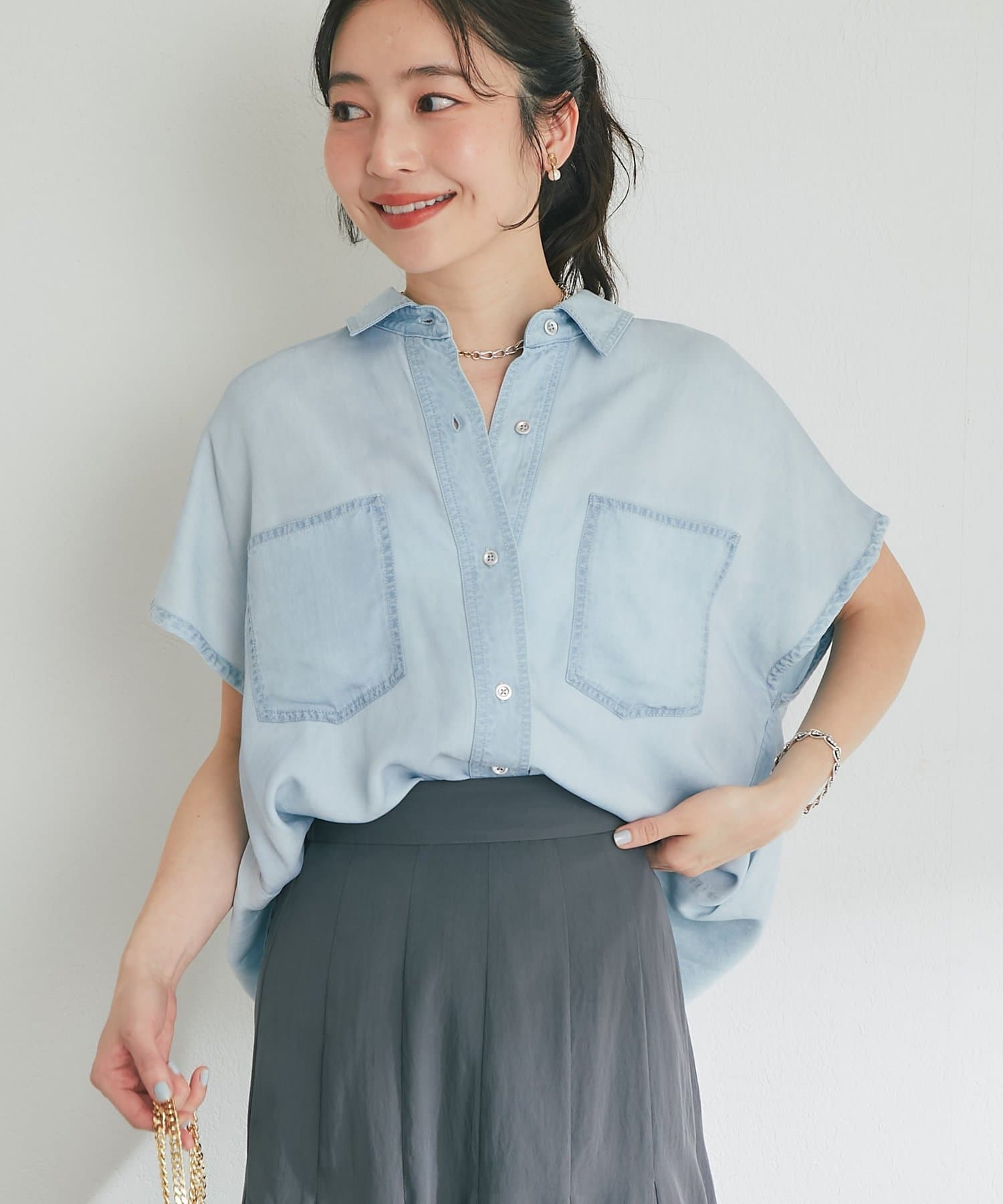 La boutique BonBon(ラブティックボンボン) テンセルデニムフレンチスリーブシャツ