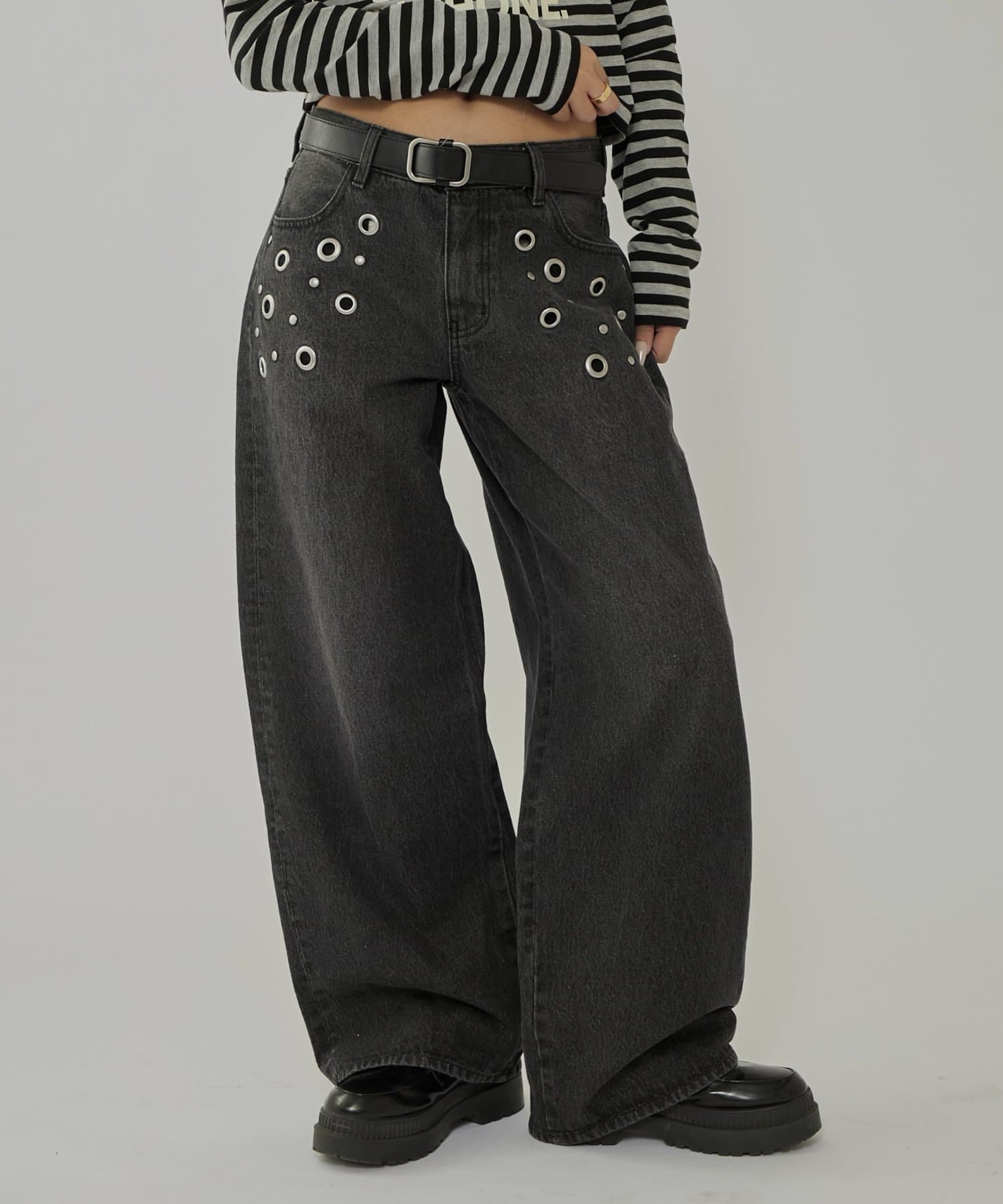 WHO’S WHO gallery(フーズフーギャラリー) EYELET LOW RISE DENIM /アイレットローライズデニム