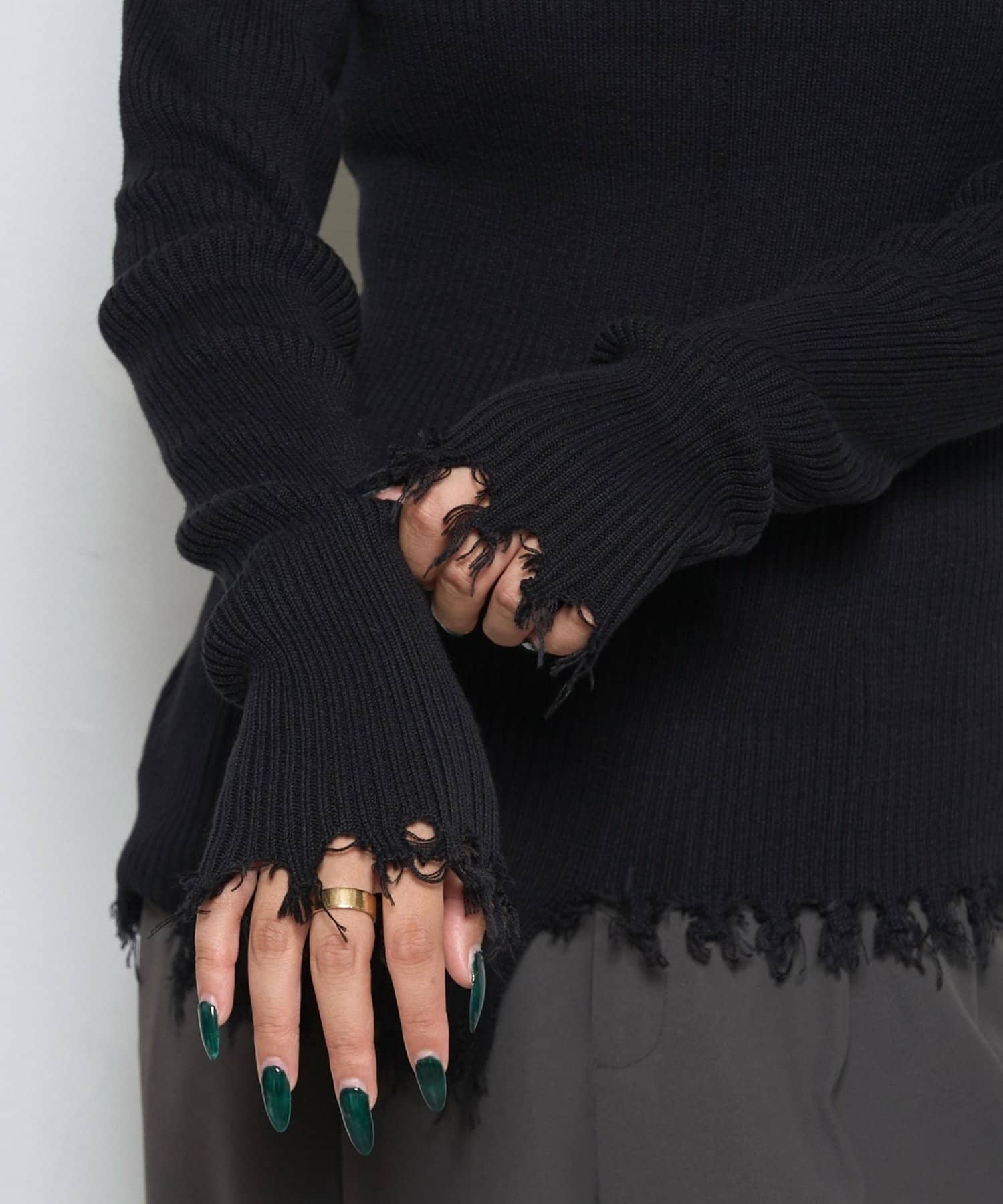 OUTLET(アウトレット) 【WHO'S WHO gallery】ダメージスライドリブニット