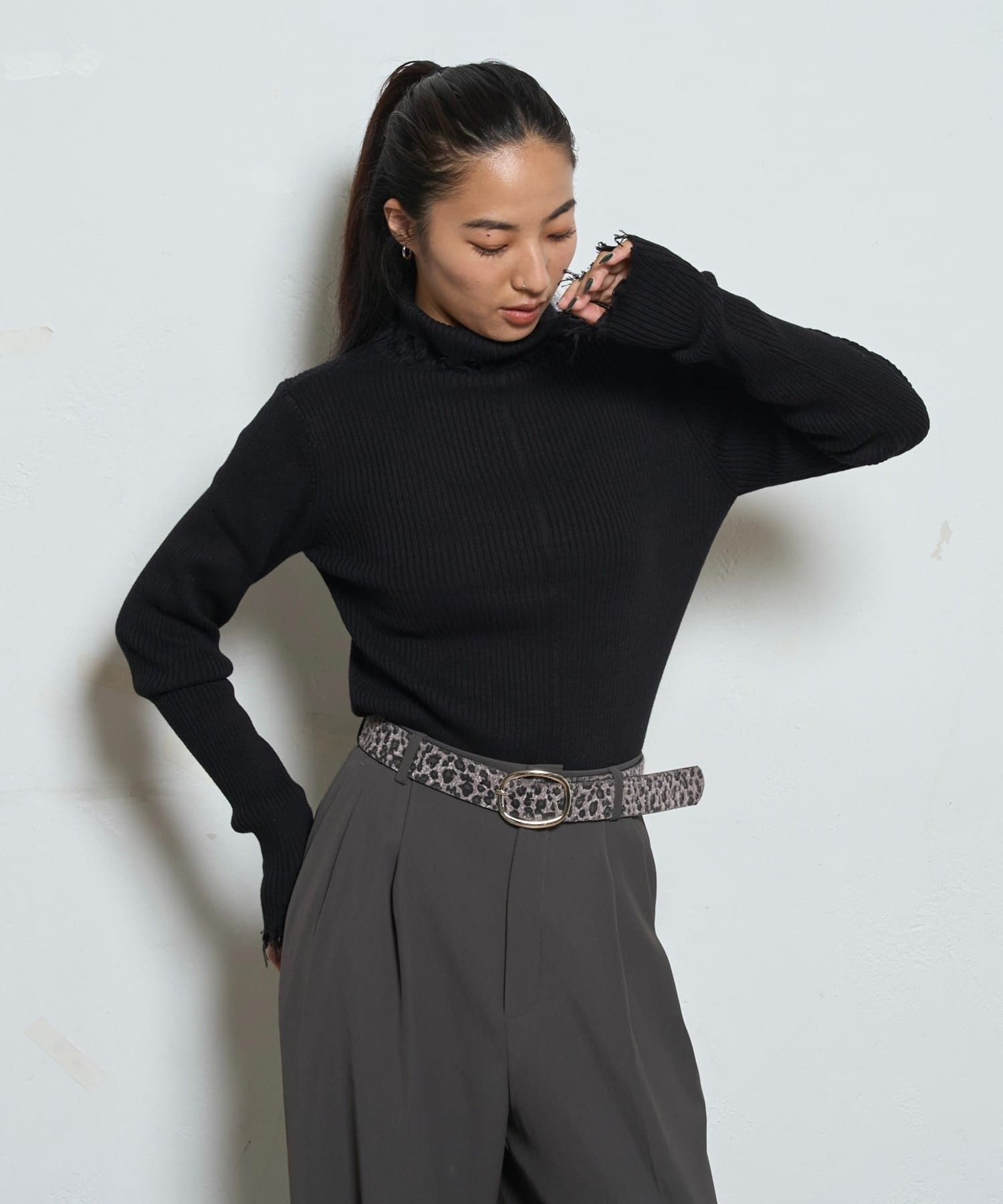 OUTLET(アウトレット) 【WHO'S WHO gallery】ダメージスライドリブニット