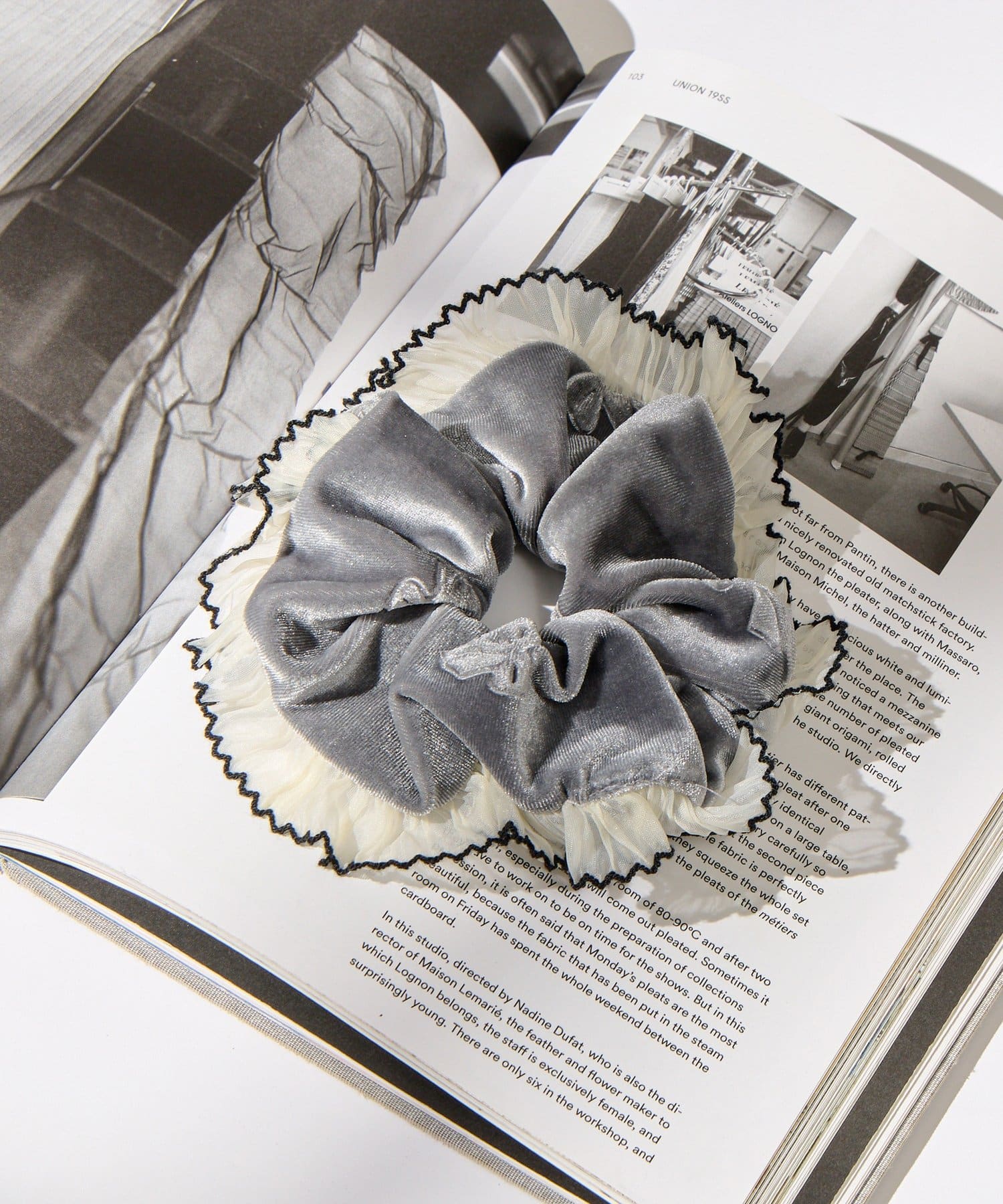 Lattice(ラティス) ベロアリボンフリルシュシュ