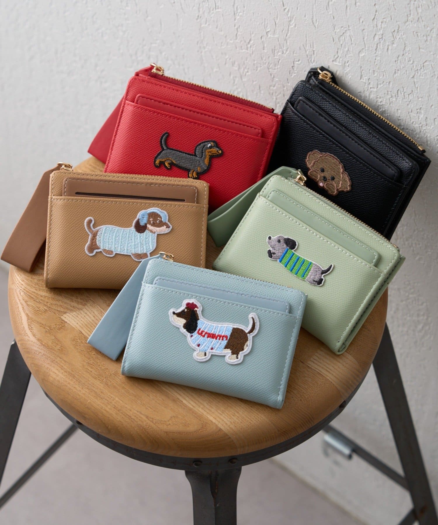 Remind me and forever(リマインドミーアンドフォーエバー) 【WEB限定】カードケース付、犬刺繍ウォレット