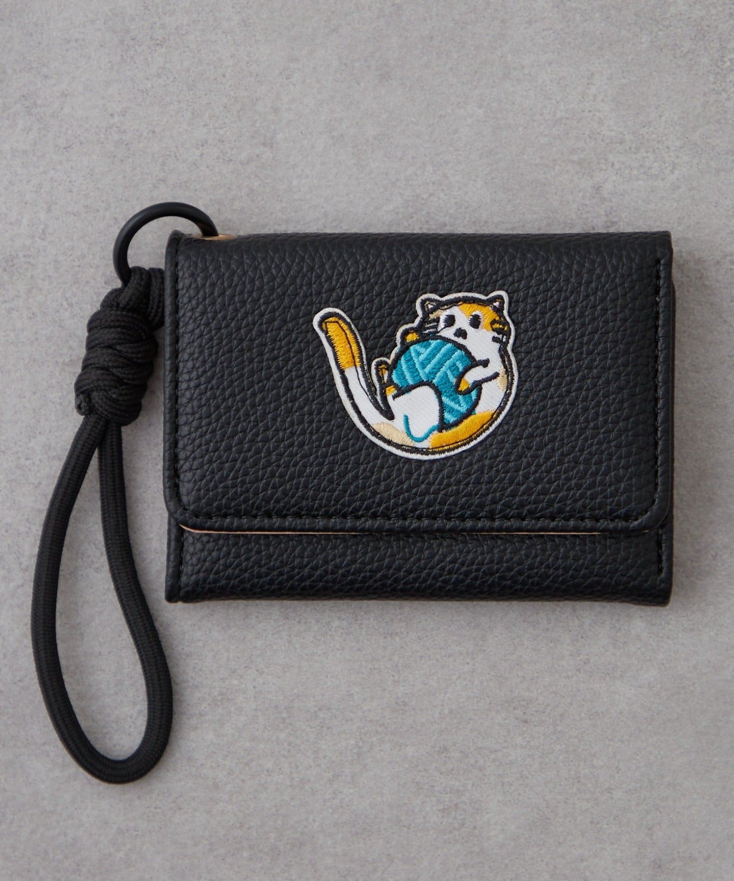 Remind me and forever(リマインドミーアンドフォーエバー) 【WEB限定】ストラップ付ネコ刺繍カードケース