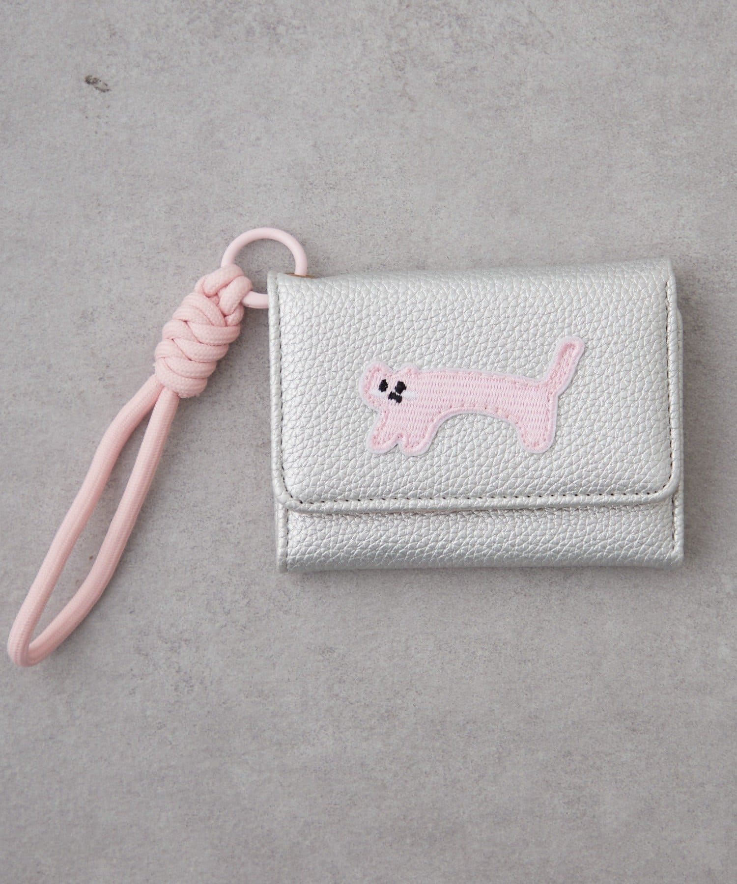 Remind me and forever(リマインドミーアンドフォーエバー) 【WEB限定】ストラップ付ネコ刺繍カードケース