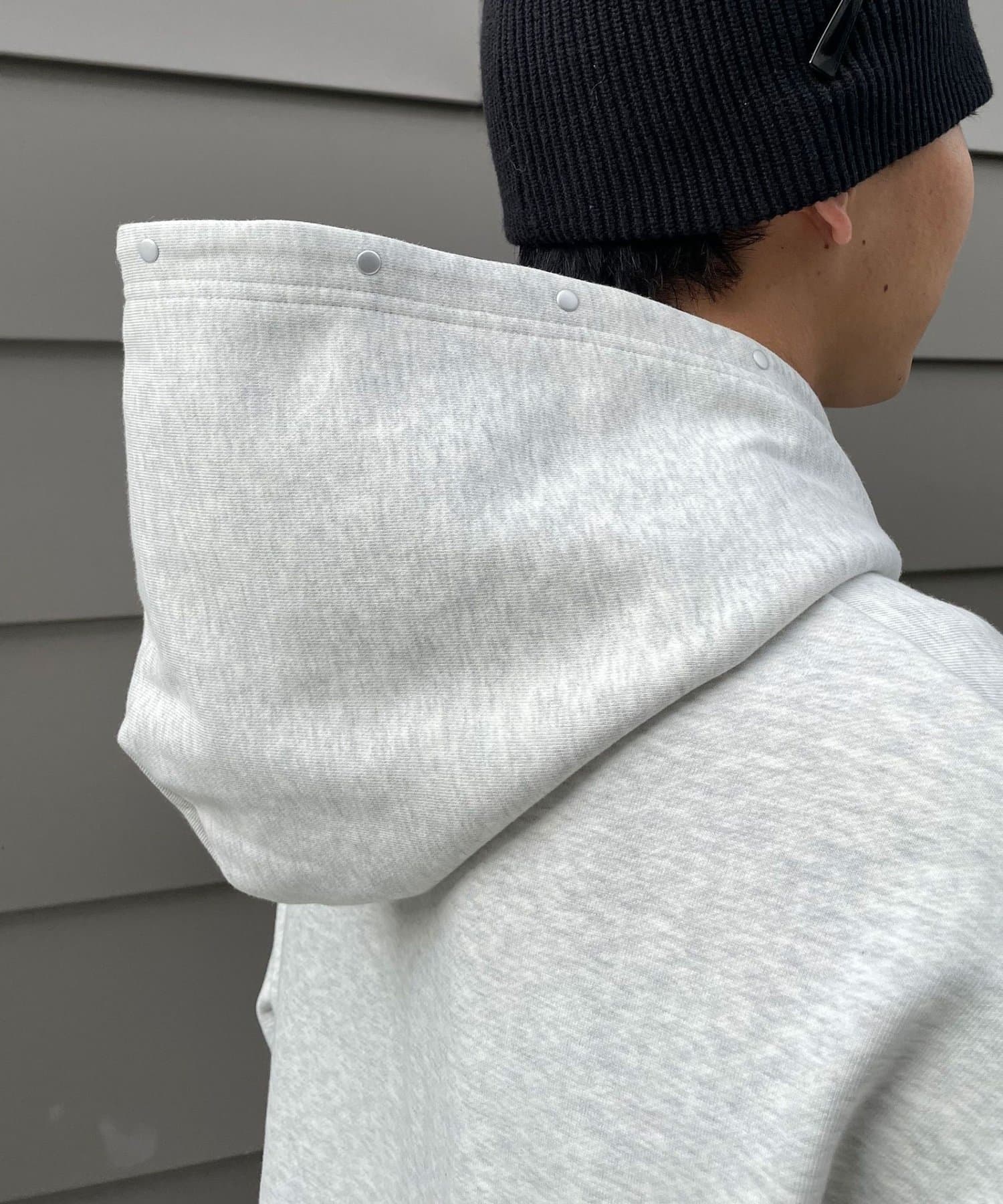 CIAOPANIC(チャオパニック) カットレイヤーロゴスタッズプルオーバーパーカー