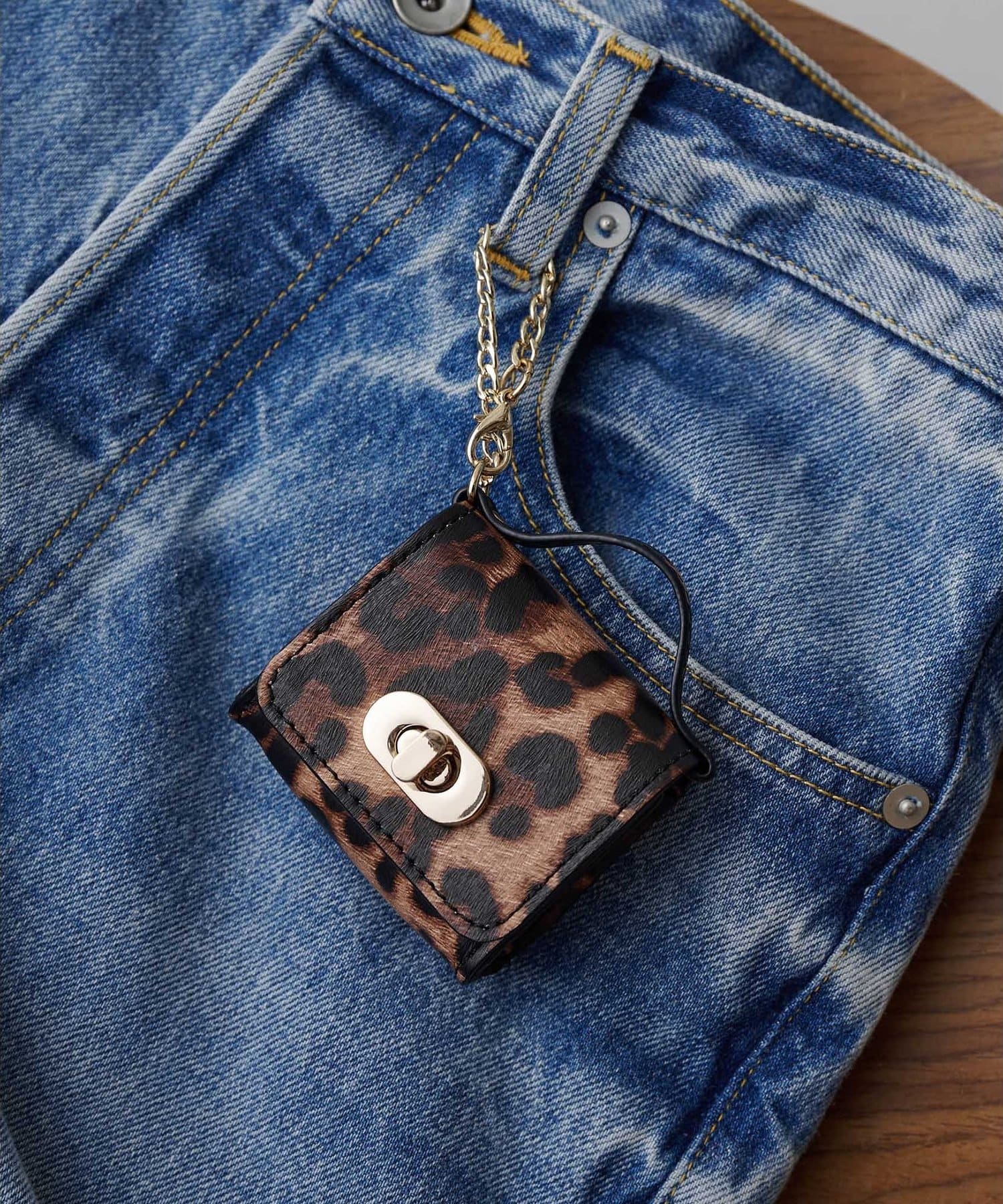 Whim Gazette(ウィム ガゼット) 【インフルエンサーコラボ】イヤフォンケース