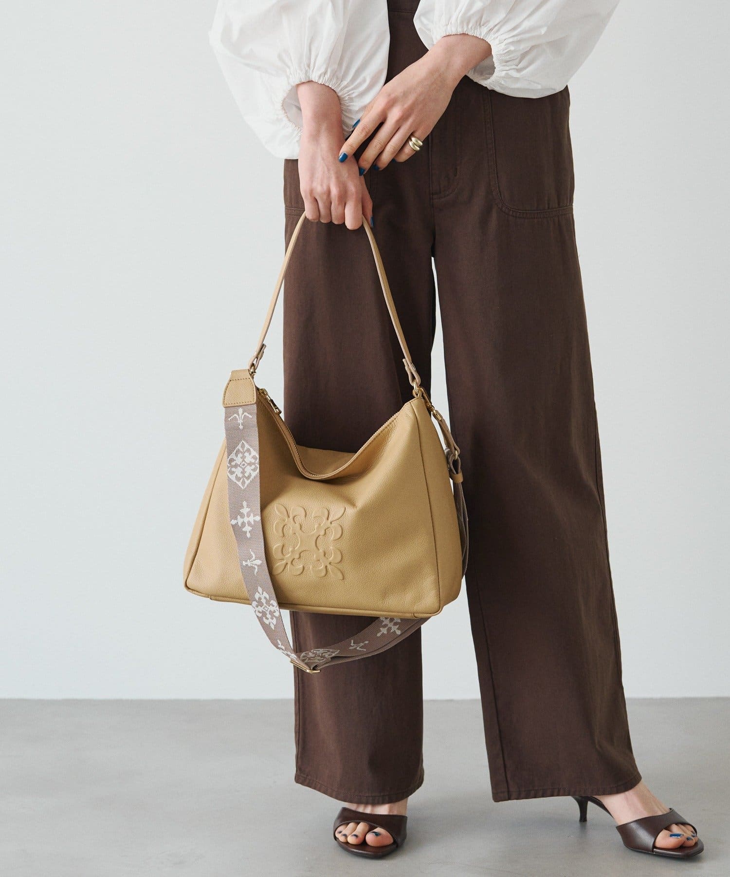 russet(ラシット) エンボスモノグラム2WAYショルダーバッグ