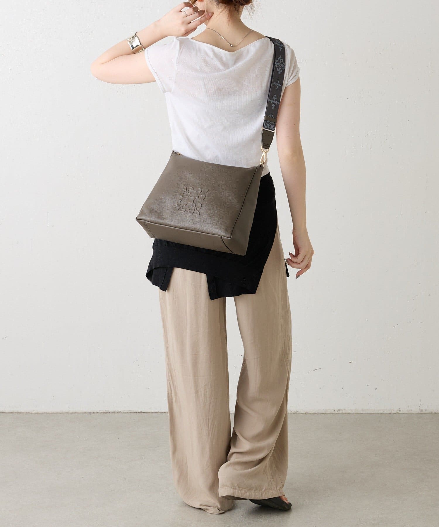 russet(ラシット) 《本革/500g》エンボスモノグラム2WAYショルダーバッグ