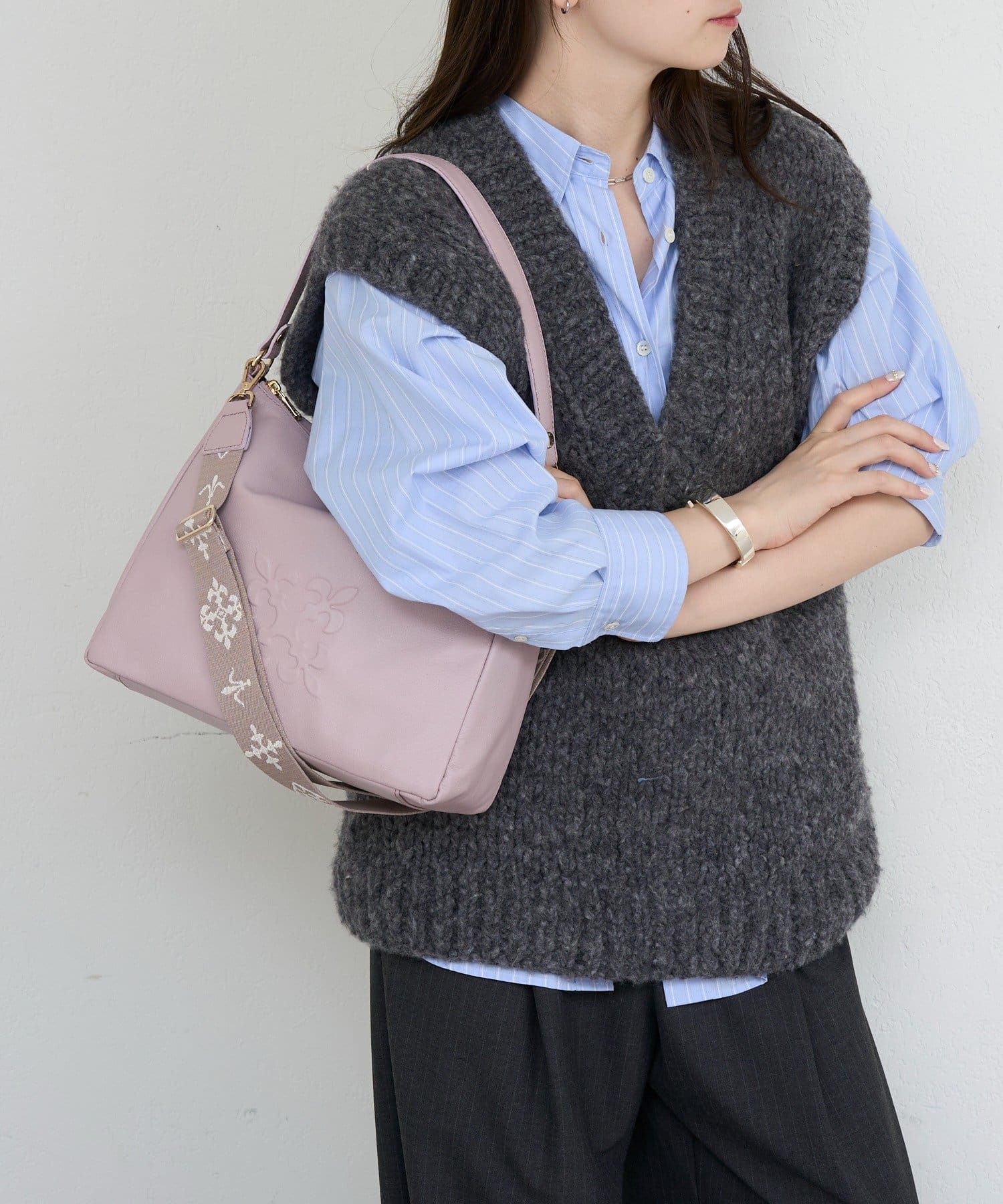 russet(ラシット) 《本革/500g》エンボスモノグラム2WAYショルダーバッグ