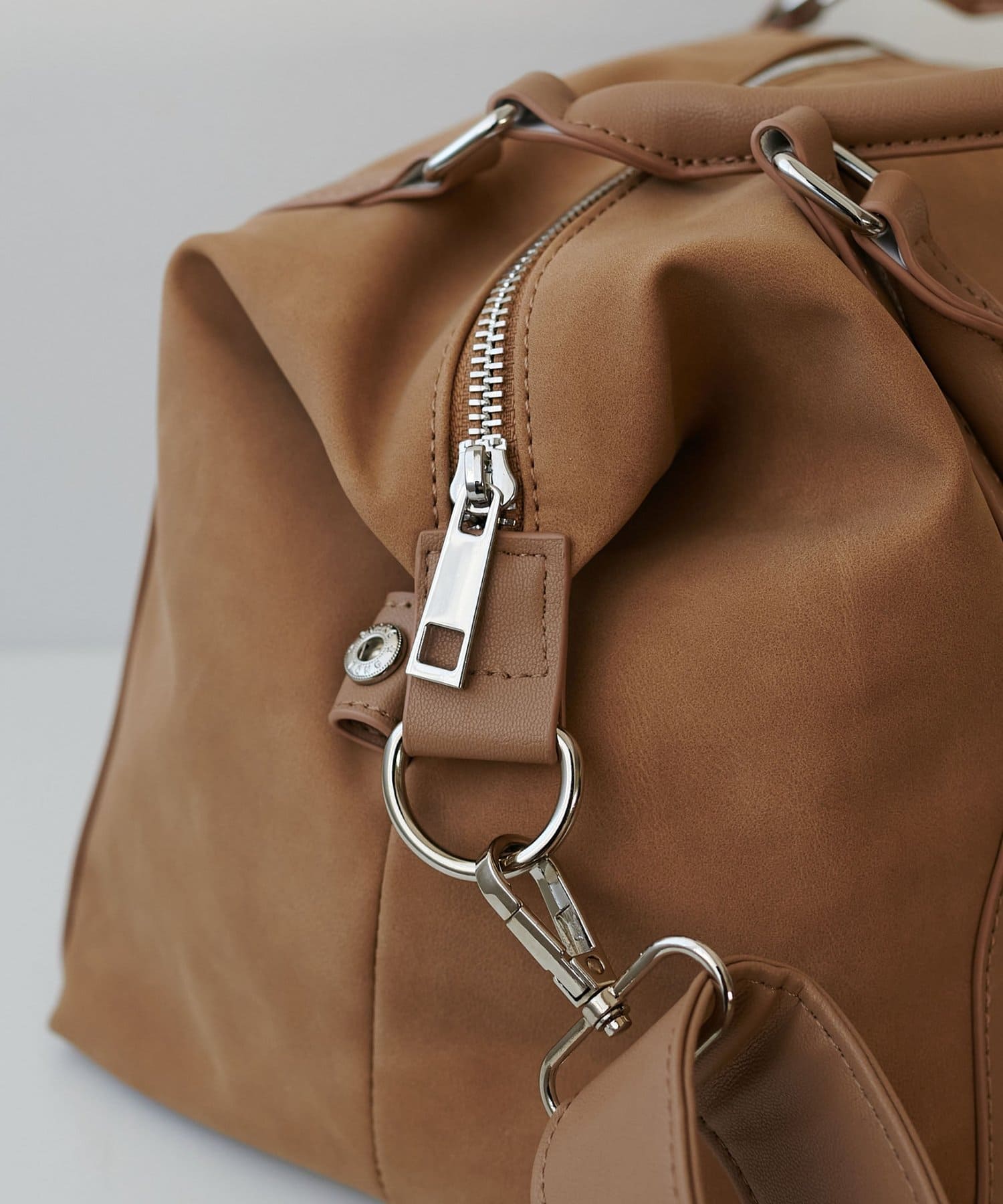 DISCOAT(ディスコート) 12/11(金)12：00～【SS先行予約】ミラーチャーム付ソフトボストンバッグ《詳細動画あり》