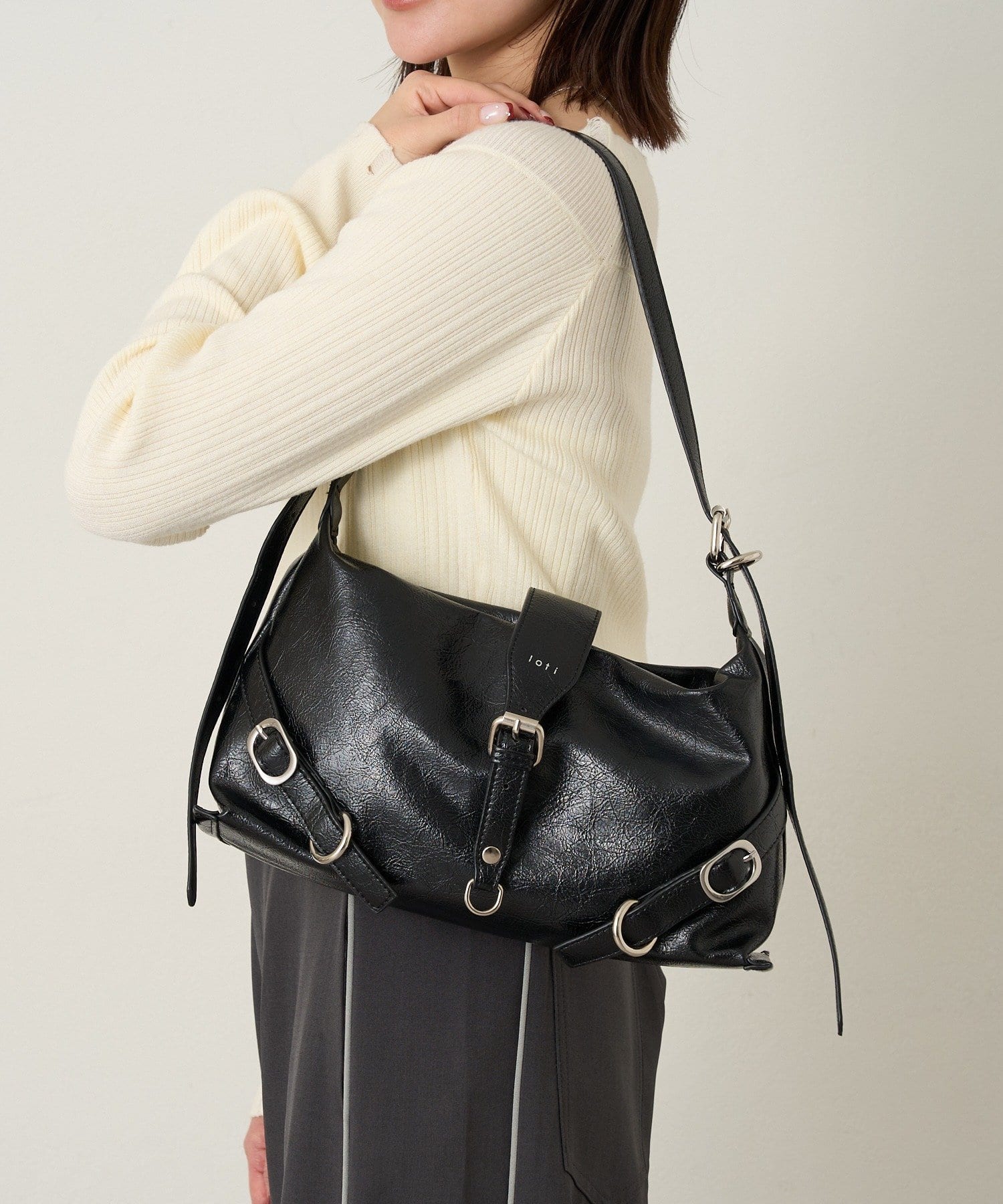 mline(エムライン) loti ベルトデザインショルダーBAG